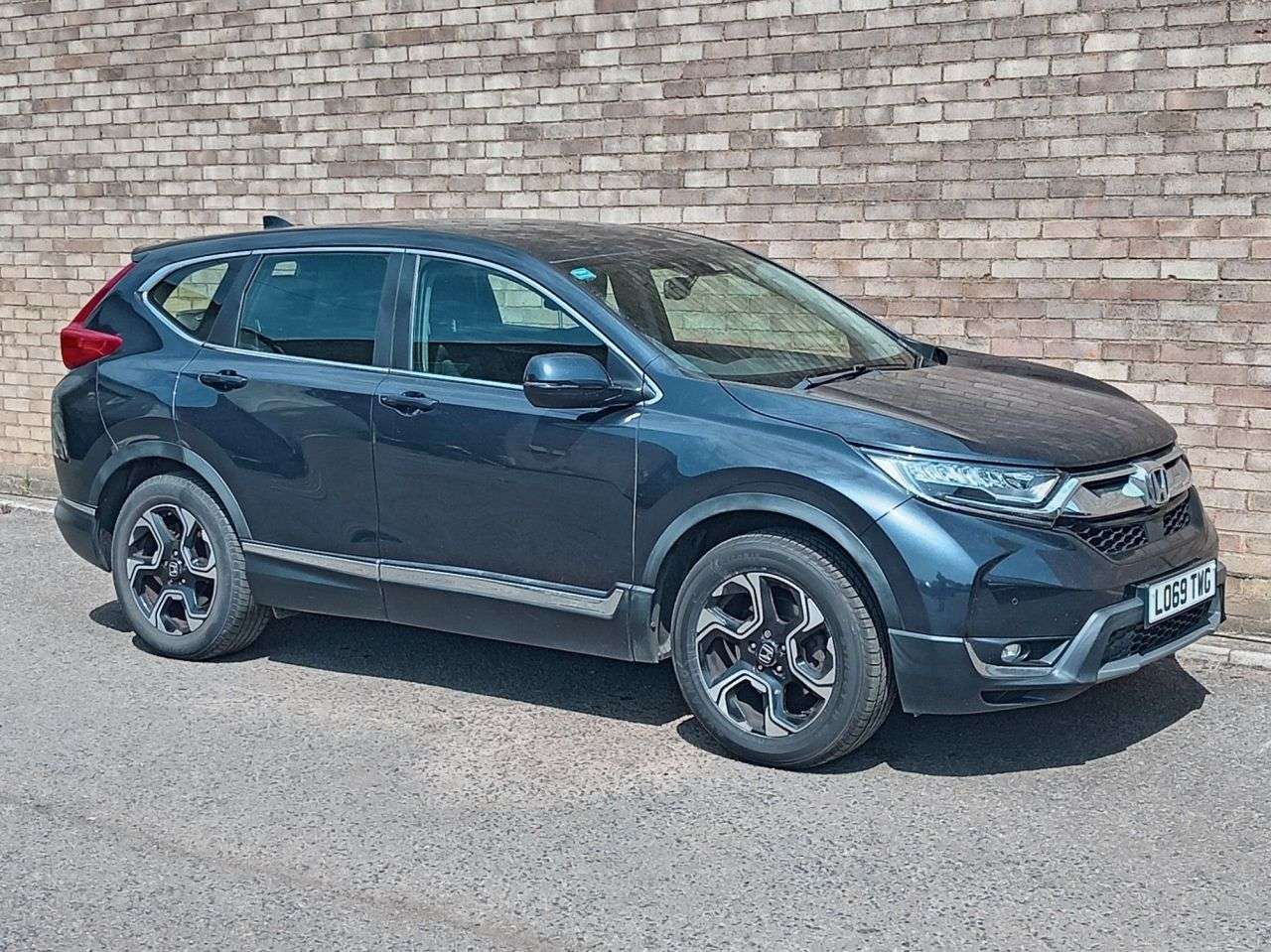 A 2019 HONDA CR-V 1.5 VTEC Turbo SE SUV 5dr Petrol Manual Euro 6 (s/s) (173 ps) A 2019 HONDA CR-V 1.5 VTEC Turbo SE SUV 5dr Petrol Manual Euro 6 (s/s) (173 ps)