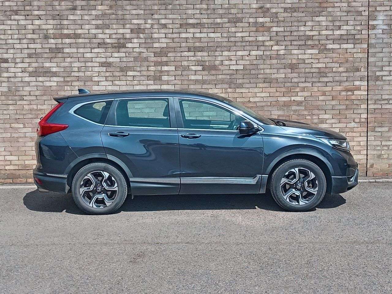 A 2019 HONDA CR-V 1.5 VTEC Turbo SE SUV 5dr Petrol Manual Euro 6 (s/s) (173 ps) A 2019 HONDA CR-V 1.5 VTEC Turbo SE SUV 5dr Petrol Manual Euro 6 (s/s) (173 ps)