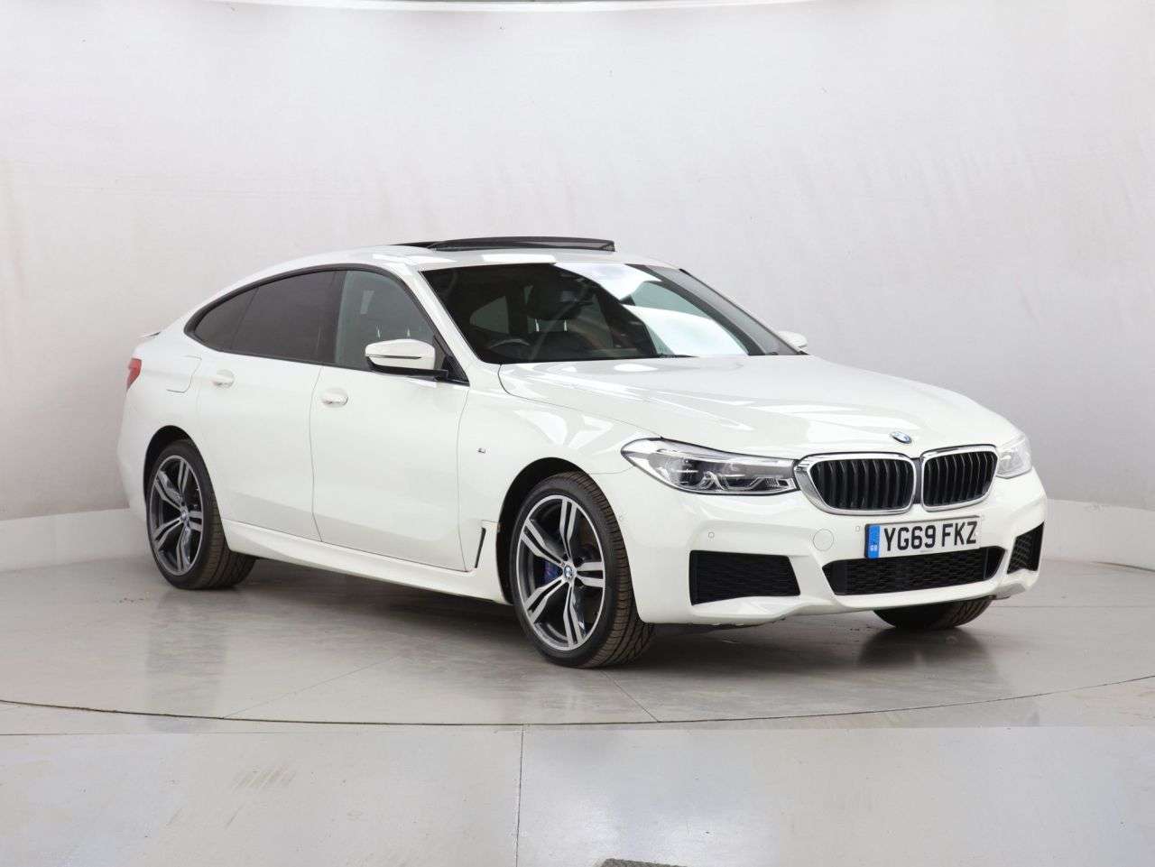 A 2019 BMW 6 SERIES GRAN TURISMO 3.0 630d M Sport GT 5dr Diesel Auto xDrive Euro 6 (s/s) (265 ps) A 2019 BMW 6 SERIES GRAN TURISMO 3.0 630d M Sport GT 5dr Diesel Auto xDrive Euro 6 (s/s) (265 ps)