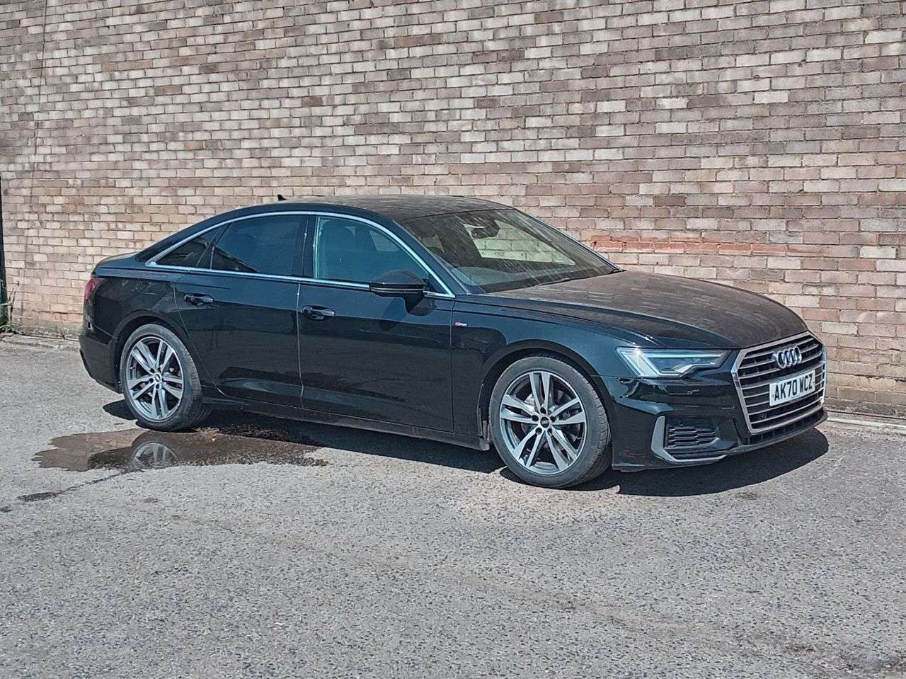 A 2021 AUDI A6 SALOON 2.0 TDI 40 S line Saloon 4dr Diesel S Tronic Euro 6 (s/s) (204 ps) A 2021 AUDI A6 SALOON 2.0 TDI 40 S line Saloon 4dr Diesel S Tronic Euro 6 (s/s) (204 ps)