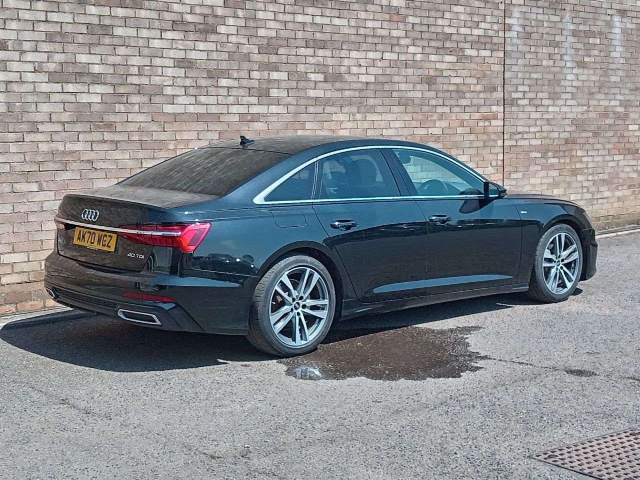 A 2021 AUDI A6 SALOON 2.0 TDI 40 S line Saloon 4dr Diesel S Tronic Euro 6 (s/s) (204 ps) A 2021 AUDI A6 SALOON 2.0 TDI 40 S line Saloon 4dr Diesel S Tronic Euro 6 (s/s) (204 ps)