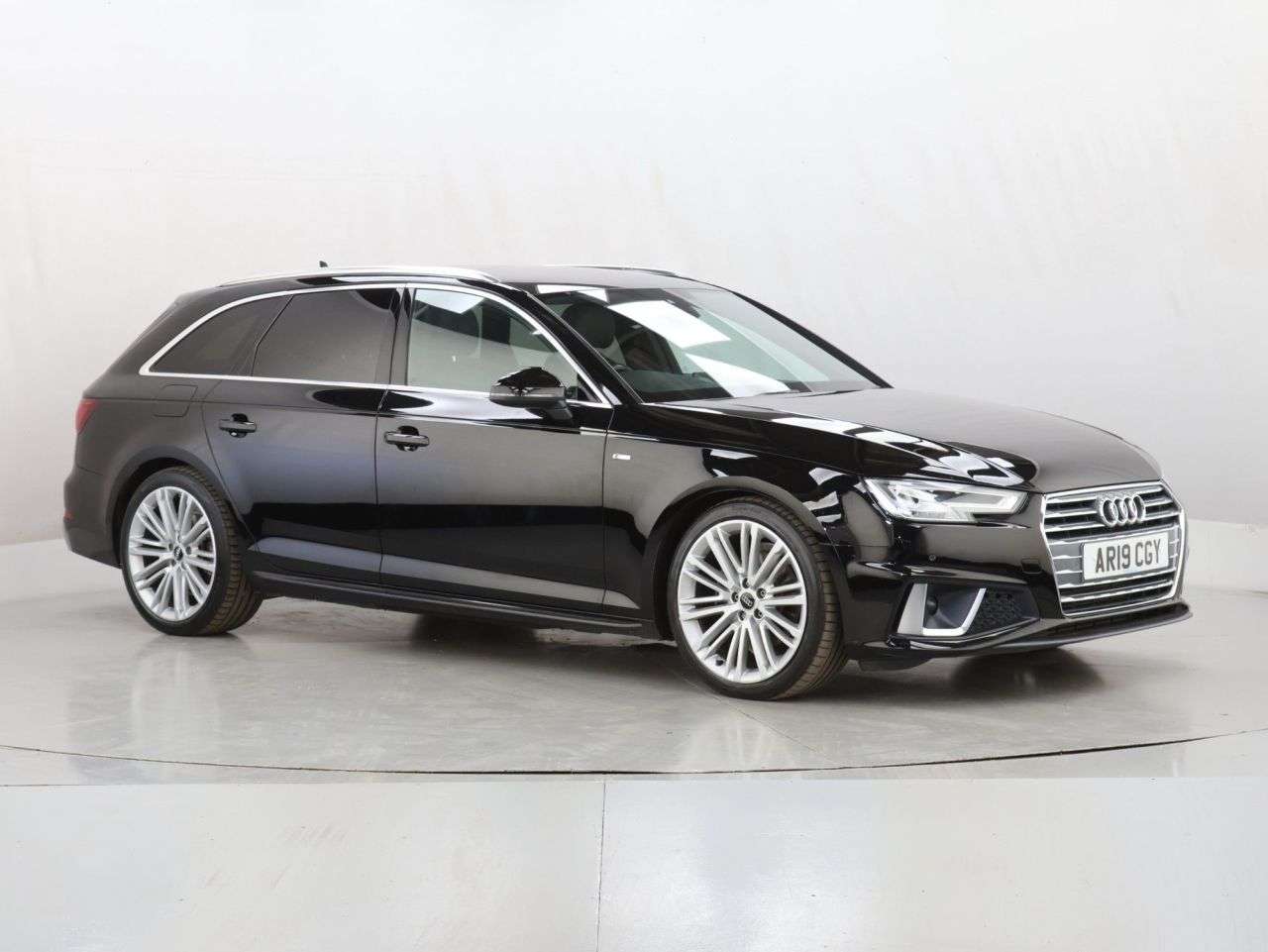 A 2019 AUDI A4 AVANT 2.0 TFSI 35 S line Estate 5dr Petrol S Tronic Euro 6 (s/s) (150 ps) A 2019 AUDI A4 AVANT 2.0 TFSI 35 S line Estate 5dr Petrol S Tronic Euro 6 (s/s) (150 ps)