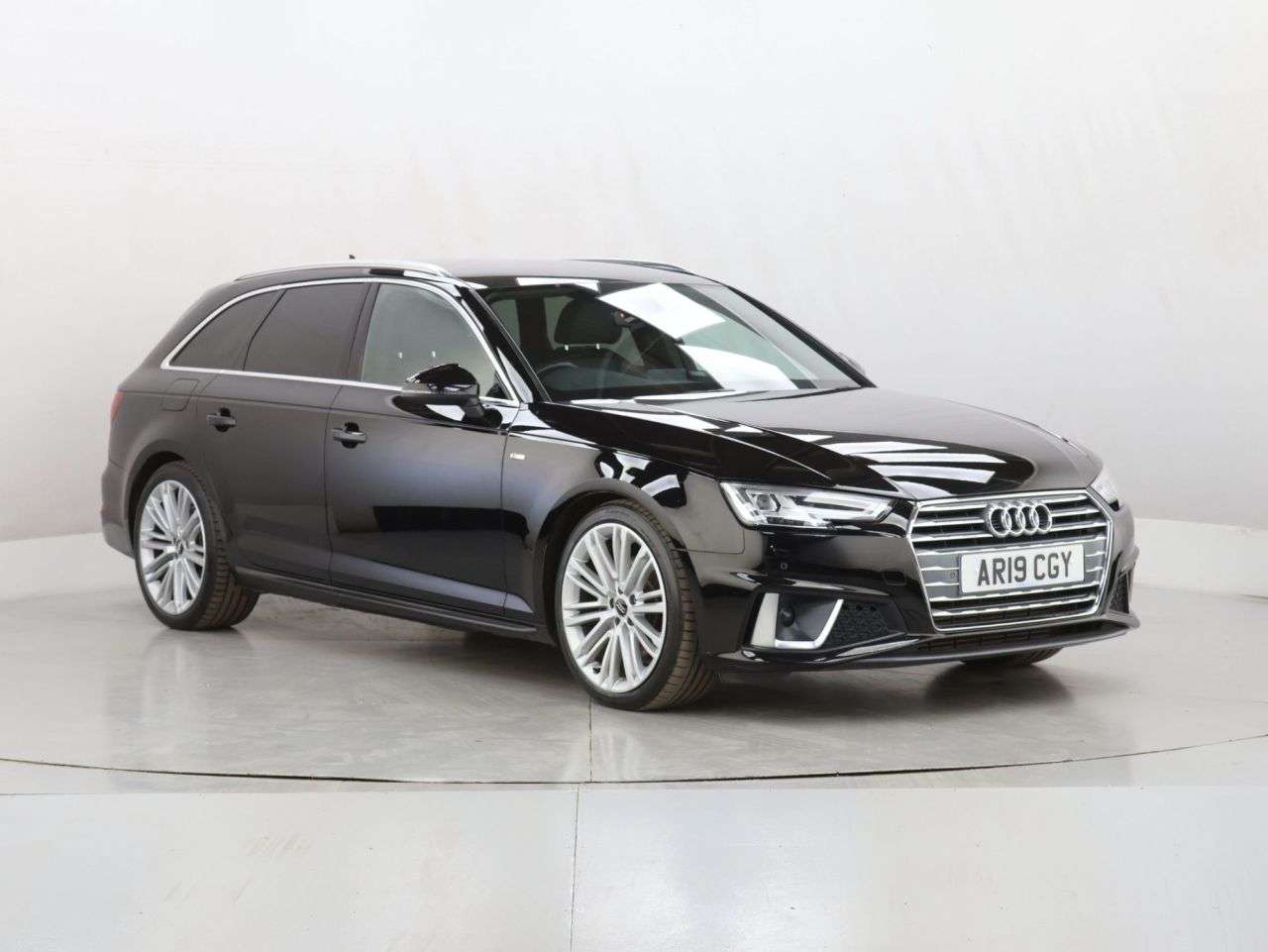 A 2019 AUDI A4 AVANT 2.0 TFSI 35 S line Estate 5dr Petrol S Tronic Euro 6 (s/s) (150 ps) A 2019 AUDI A4 AVANT 2.0 TFSI 35 S line Estate 5dr Petrol S Tronic Euro 6 (s/s) (150 ps)