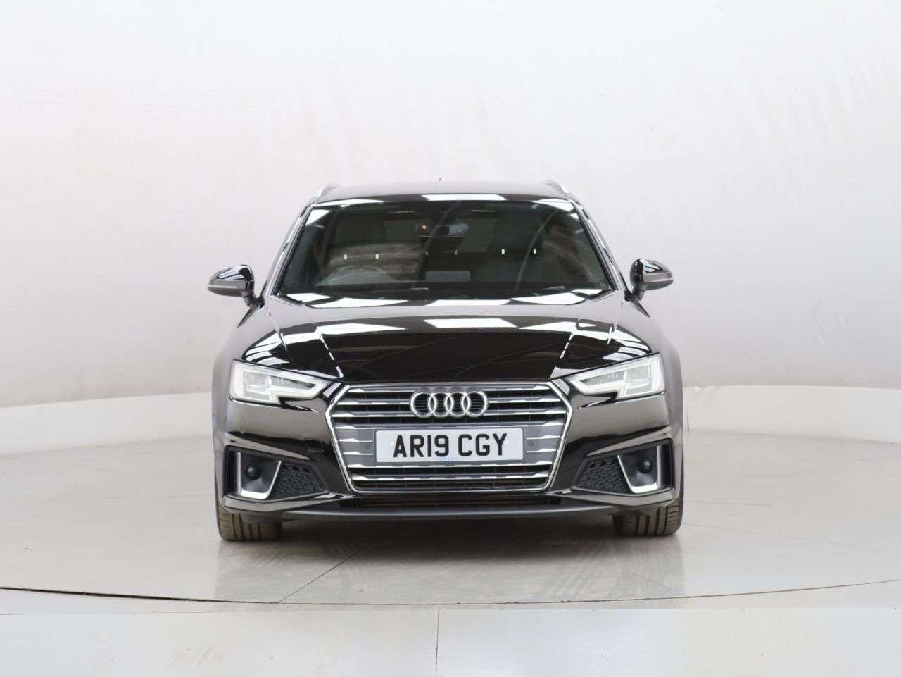 A 2019 AUDI A4 AVANT 2.0 TFSI 35 S line Estate 5dr Petrol S Tronic Euro 6 (s/s) (150 ps) A 2019 AUDI A4 AVANT 2.0 TFSI 35 S line Estate 5dr Petrol S Tronic Euro 6 (s/s) (150 ps)