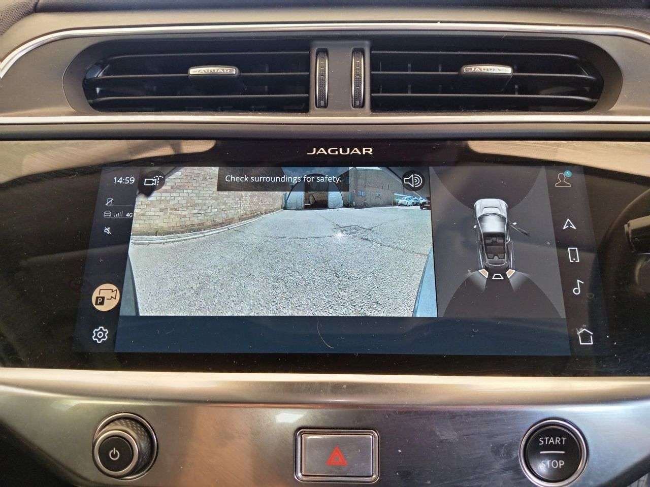 A 2022 JAGUAR I-PACE 400 90kWh SE SUV 5dr Electric Auto 4WD (400 ps) A 2022 JAGUAR I-PACE 400 90kWh SE SUV 5dr Electric Auto 4WD (400 ps)