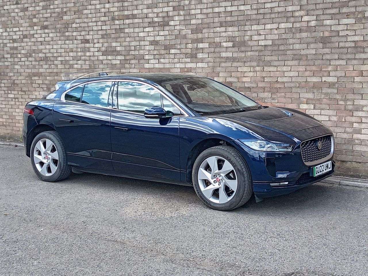A 2022 JAGUAR I-PACE 400 90kWh SE SUV 5dr Electric Auto 4WD (400 ps) A 2022 JAGUAR I-PACE 400 90kWh SE SUV 5dr Electric Auto 4WD (400 ps)