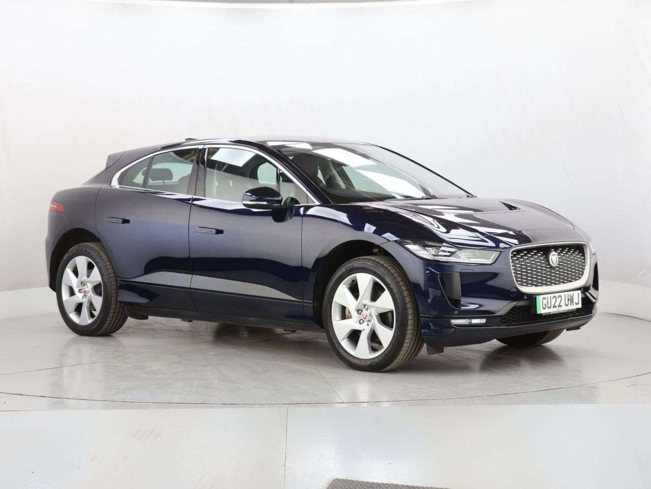 A 2022 JAGUAR I-PACE 400 90kWh SE SUV 5dr Electric Auto 4WD (400 ps) A 2022 JAGUAR I-PACE 400 90kWh SE SUV 5dr Electric Auto 4WD (400 ps)