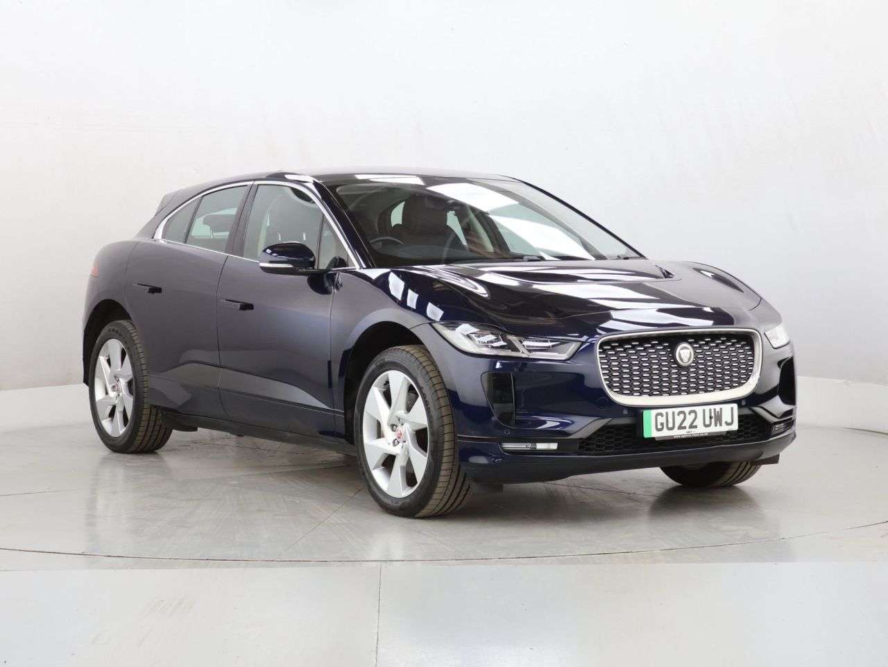 A 2022 JAGUAR I-PACE 400 90kWh SE SUV 5dr Electric Auto 4WD (400 ps) A 2022 JAGUAR I-PACE 400 90kWh SE SUV 5dr Electric Auto 4WD (400 ps)