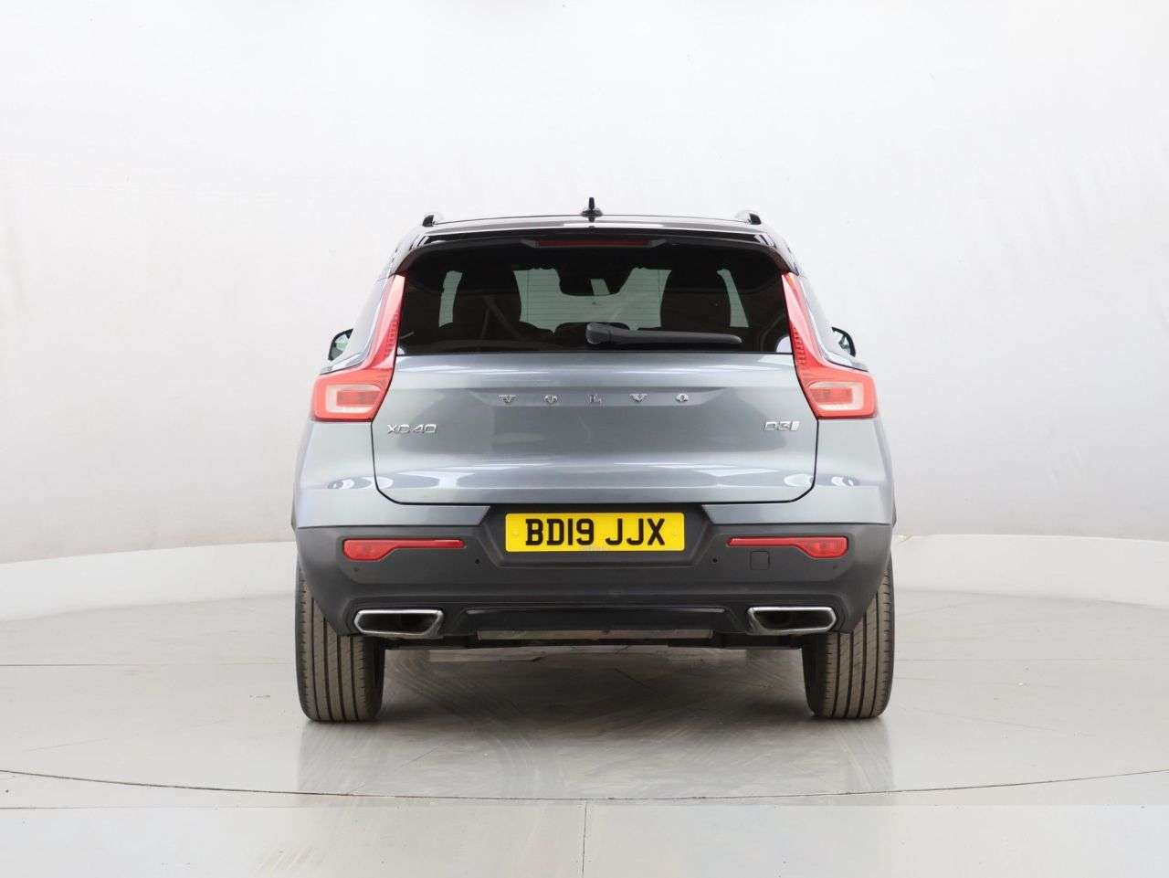 2019 VOLVO XC40 2019 VOLVO XC40