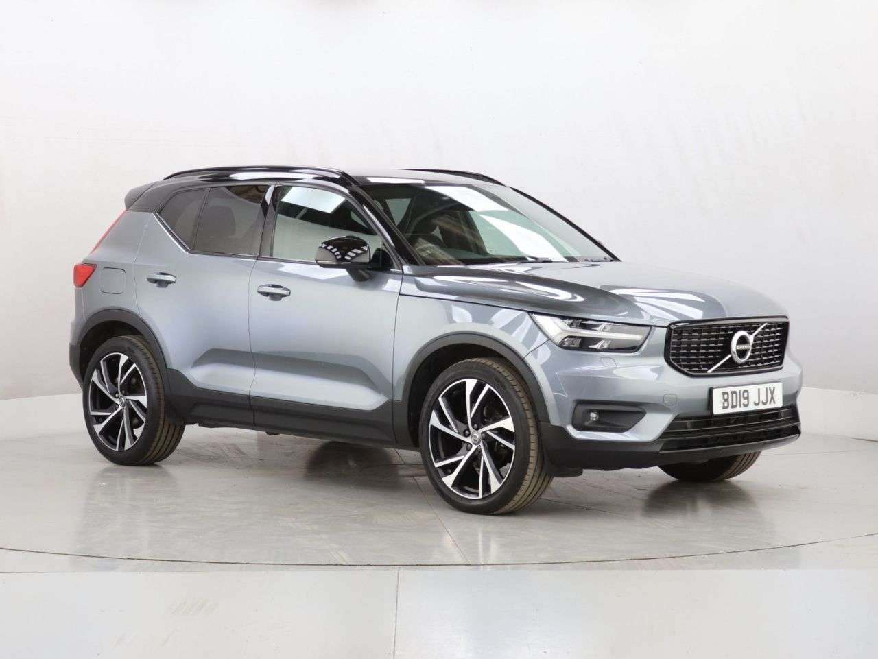 A 2019 VOLVO XC40 2.0 D3 R-Design Pro SUV 5dr Diesel Manual Euro 6 (s/s) (150 ps) A 2019 VOLVO XC40 2.0 D3 R-Design Pro SUV 5dr Diesel Manual Euro 6 (s/s) (150 ps)