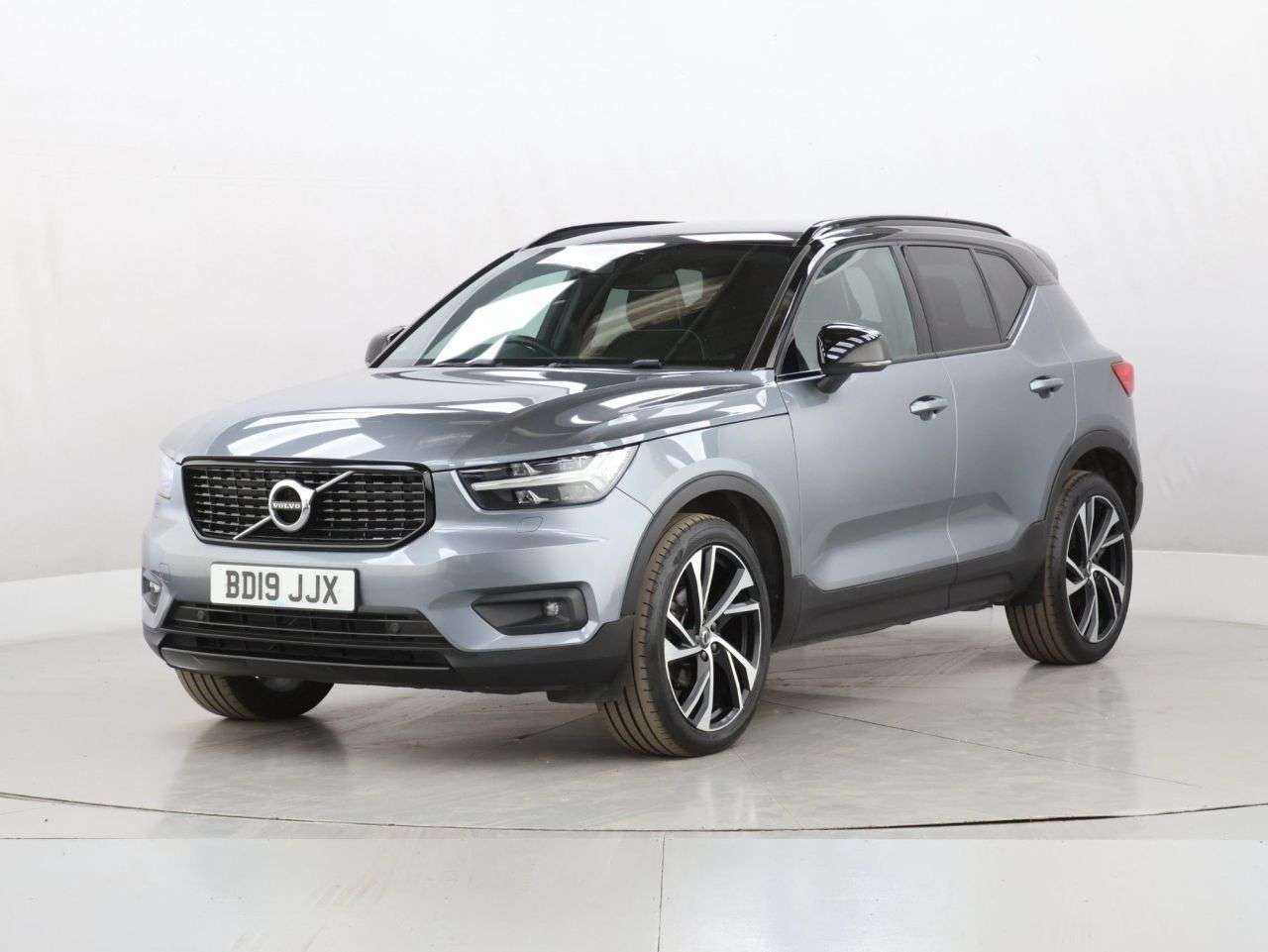 2019 VOLVO XC40 2019 VOLVO XC40