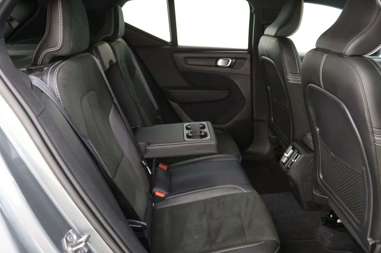 2019 VOLVO XC40 2019 VOLVO XC40
