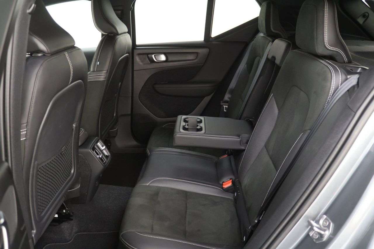 2019 VOLVO XC40 2019 VOLVO XC40