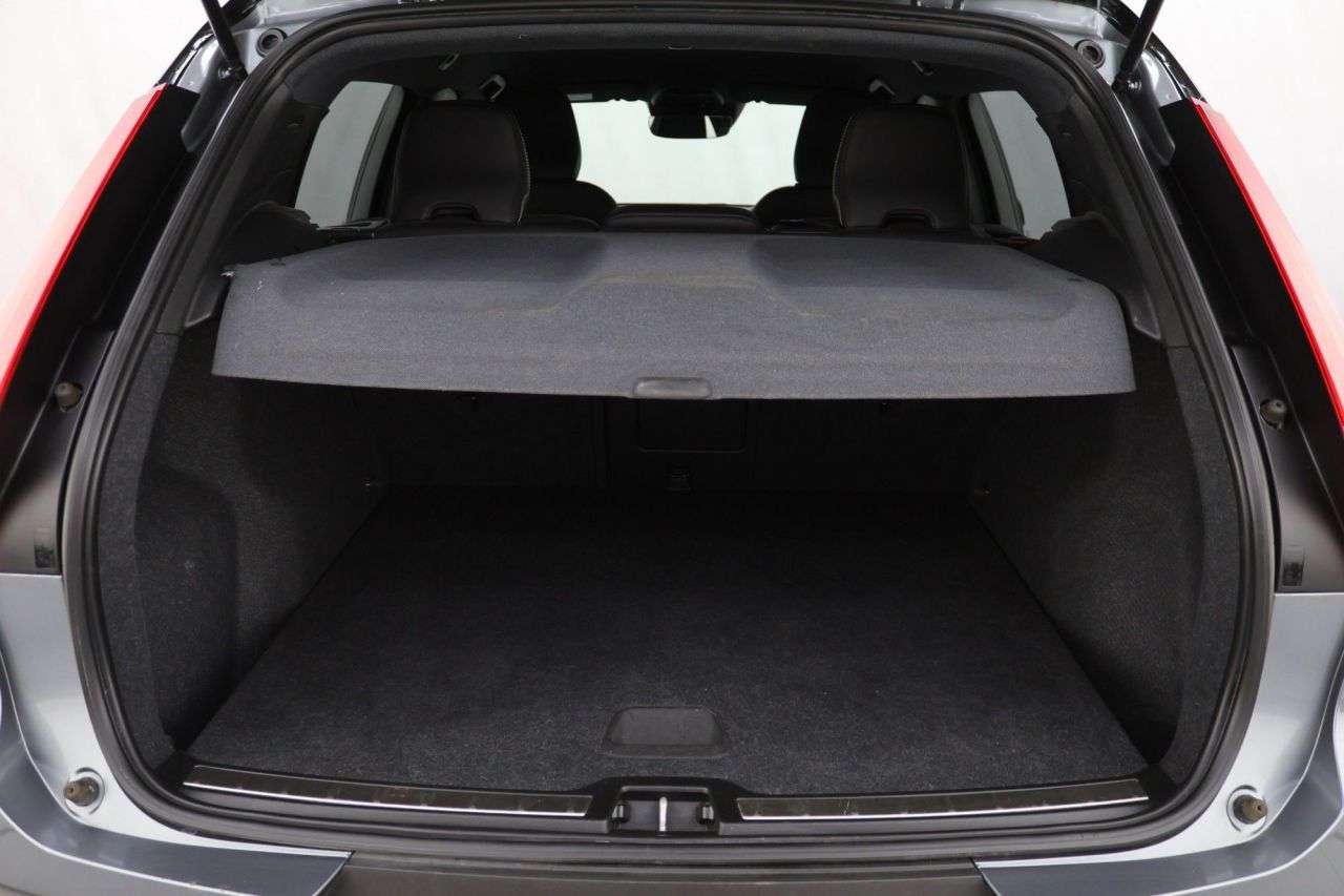 2019 VOLVO XC40 2019 VOLVO XC40