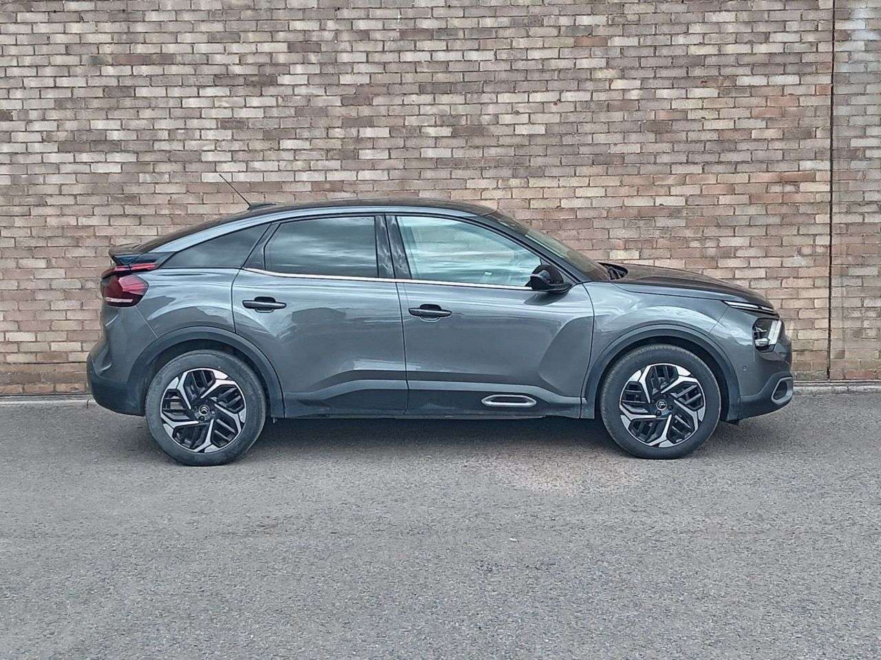 A 2022 CITROEN C4 1.2 PureTech Shine Plus Hatchback 5dr Petrol EAT8 Euro 6 (s/s) (130 ps) A 2022 CITROEN C4 1.2 PureTech Shine Plus Hatchback 5dr Petrol EAT8 Euro 6 (s/s) (130 ps)