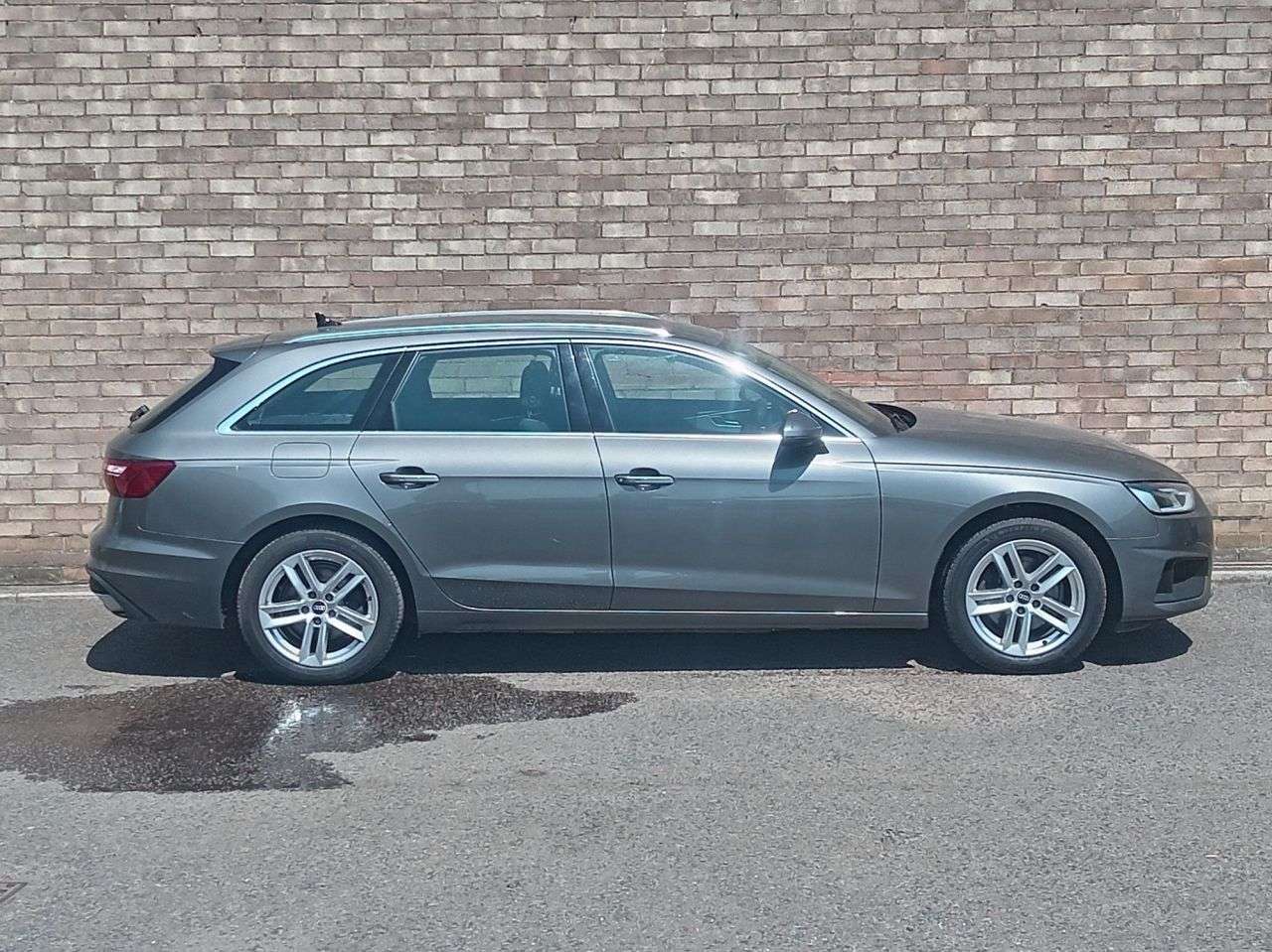 A 2021 AUDI A4 AVANT 2.0 TDI 35 Technik Estate 5dr Diesel S Tronic Euro 6 (s/s) (163 ps) A 2021 AUDI A4 AVANT 2.0 TDI 35 Technik Estate 5dr Diesel S Tronic Euro 6 (s/s) (163 ps)