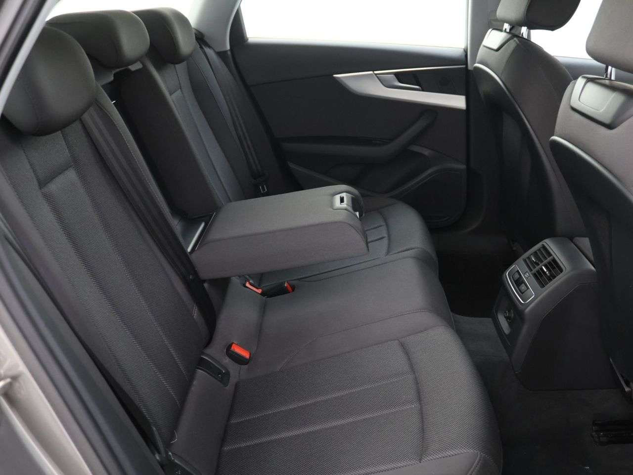 2021 AUDI A4 AVANT 2021 AUDI A4 AVANT