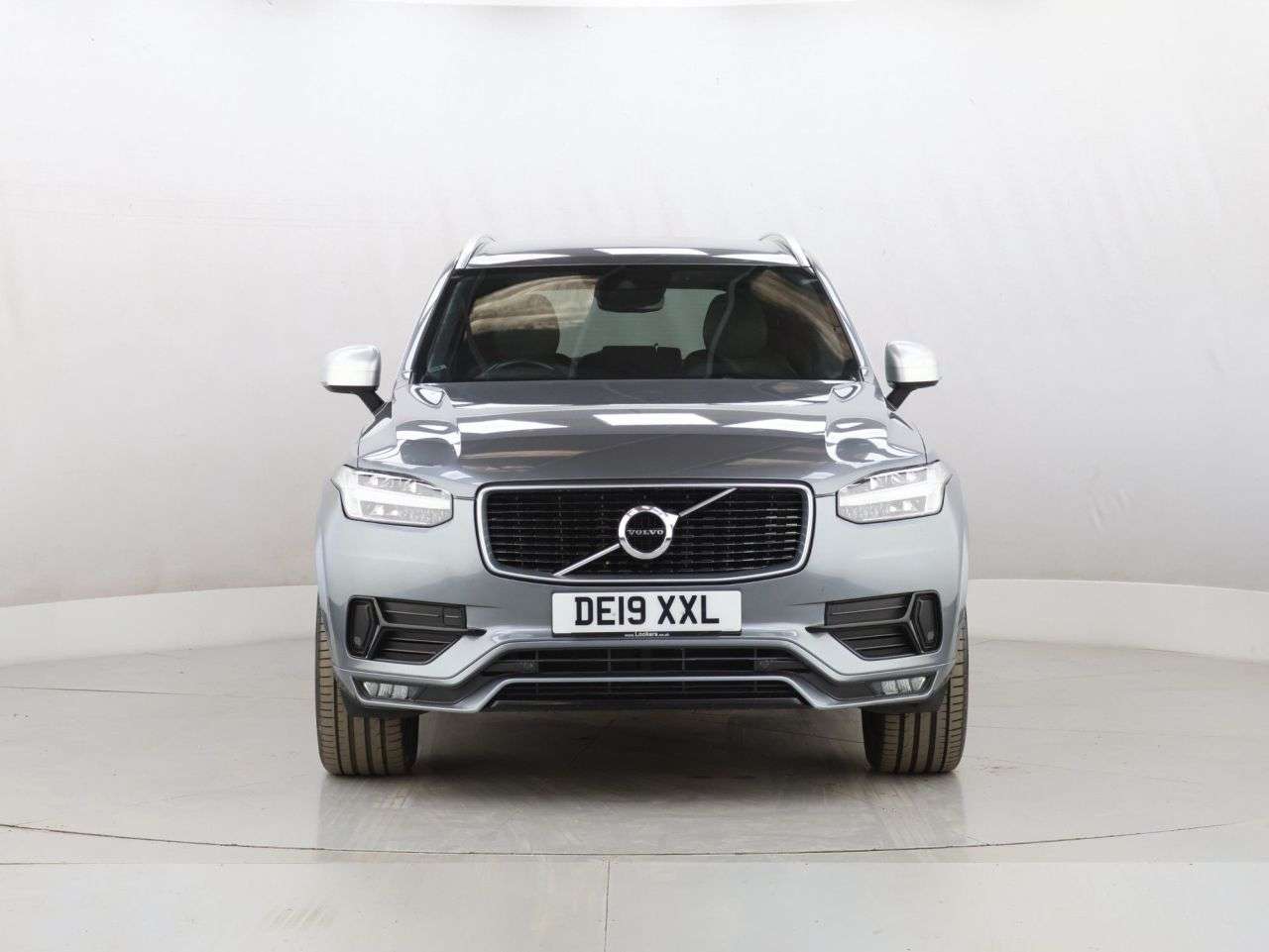 A 2019 VOLVO XC90 2.0 D5 PowerPulse R-Design SUV 5dr Diesel Auto 4WD Euro 6 (s/s) (235 ps) A 2019 VOLVO XC90 2.0 D5 PowerPulse R-Design SUV 5dr Diesel Auto 4WD Euro 6 (s/s) (235 ps)