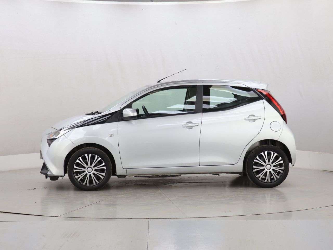 2021 TOYOTA AYGO 2021 TOYOTA AYGO