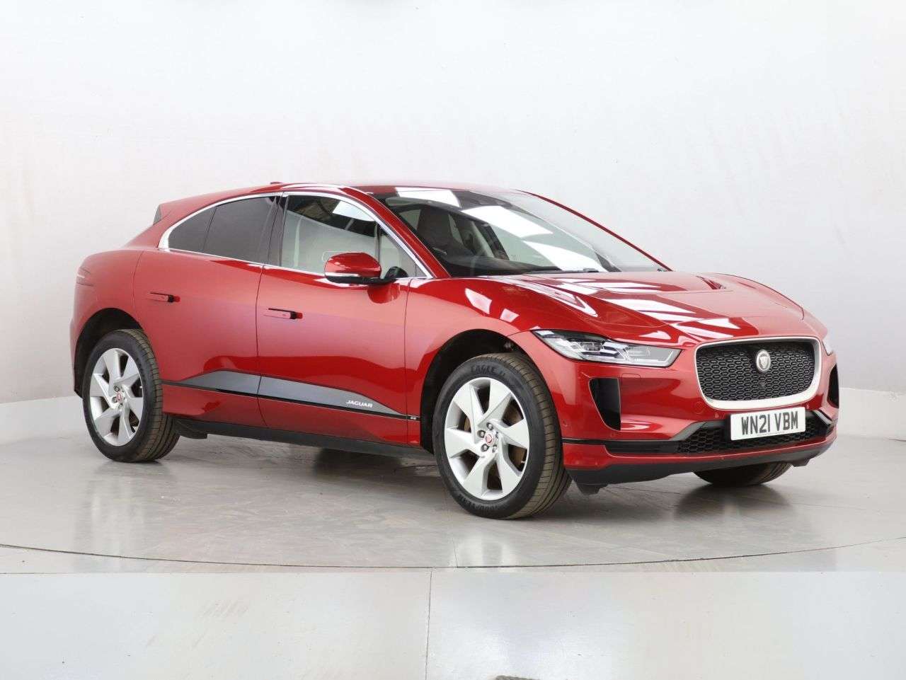 A 2021 JAGUAR I-PACE 400 90kWh SE SUV 5dr Electric Auto 4WD (400 ps) A 2021 JAGUAR I-PACE 400 90kWh SE SUV 5dr Electric Auto 4WD (400 ps)