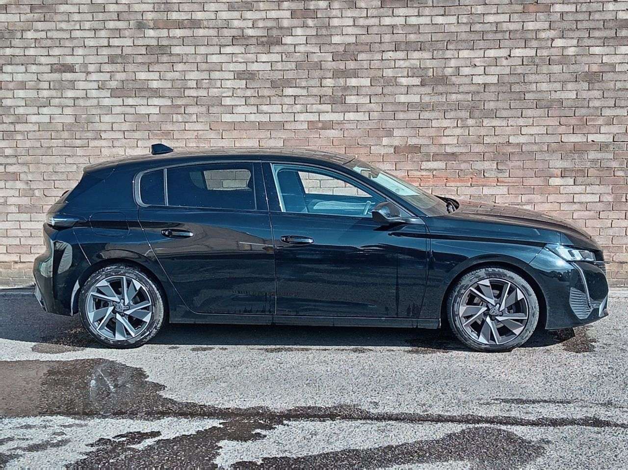 A 2023 PEUGEOT 308 1.2 PureTech Allure Premium Hatchback 5dr Petrol EAT Euro 6 (s/s) (130 ps) A 2023 PEUGEOT 308 1.2 PureTech Allure Premium Hatchback 5dr Petrol EAT Euro 6 (s/s) (130 ps)