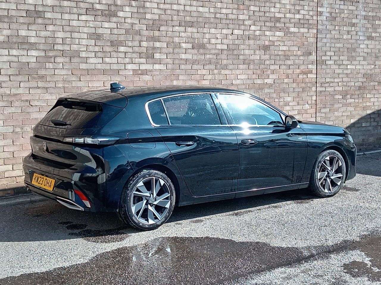 A 2023 PEUGEOT 308 1.2 PureTech Allure Premium Hatchback 5dr Petrol EAT Euro 6 (s/s) (130 ps) A 2023 PEUGEOT 308 1.2 PureTech Allure Premium Hatchback 5dr Petrol EAT Euro 6 (s/s) (130 ps)