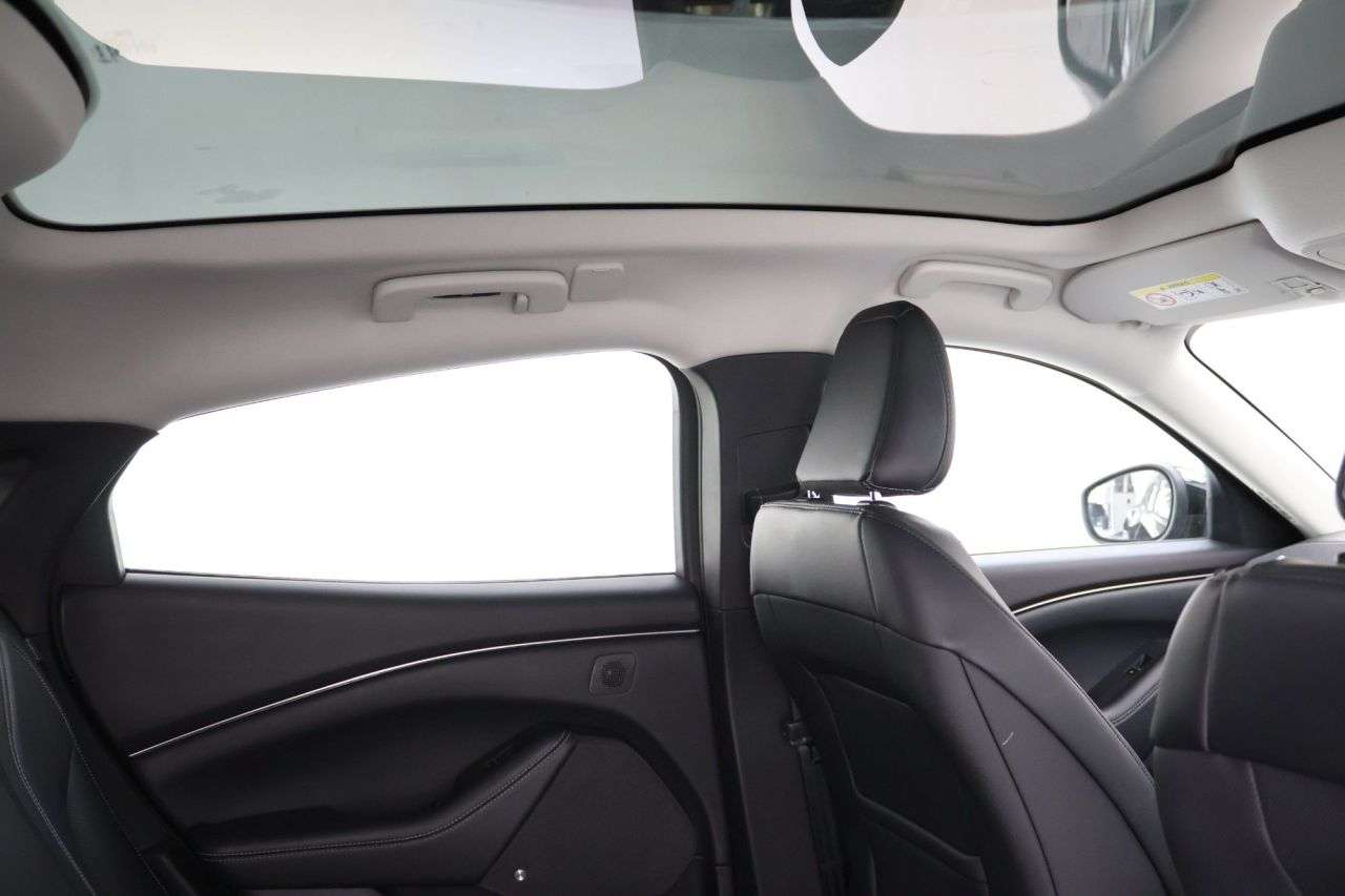 A 2022 FORD MUSTANG MACH-E Extended Range 91kWh SUV 5dr Electric Automatic (294 ps) A 2022 FORD MUSTANG MACH-E Extended Range 91kWh SUV 5dr Electric Automatic (294 ps)
