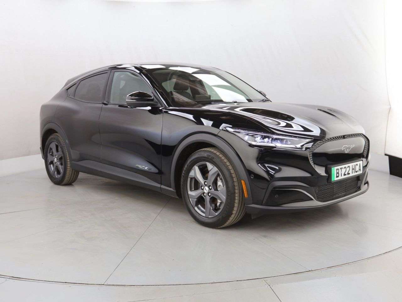 A 2022 FORD MUSTANG MACH-E Extended Range 91kWh SUV 5dr Electric Automatic (294 ps) A 2022 FORD MUSTANG MACH-E Extended Range 91kWh SUV 5dr Electric Automatic (294 ps)