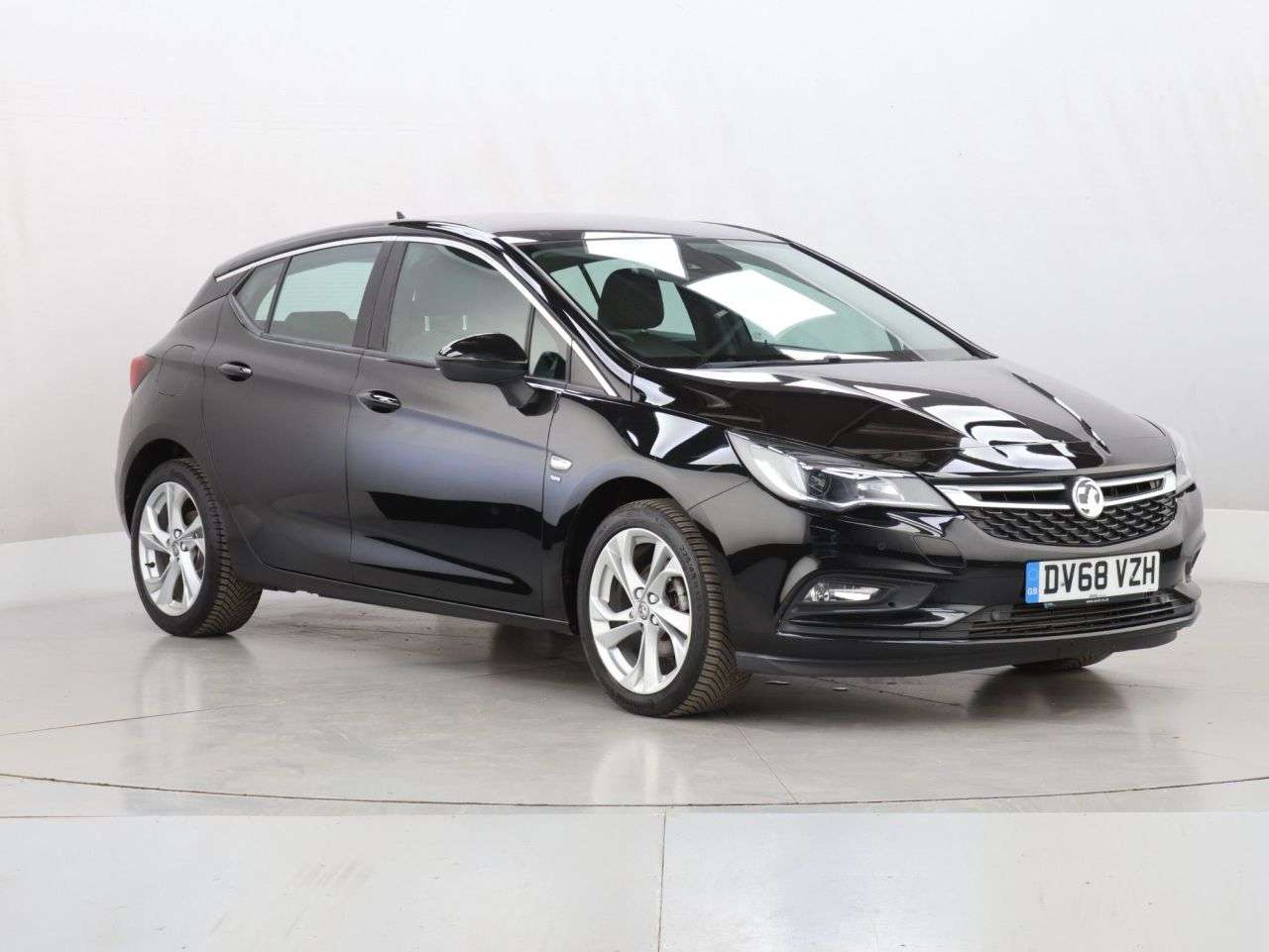 A 2018 VAUXHALL ASTRA 1.0i Turbo ecoTEC SRi Nav Hatchback 5dr Petrol Manual Euro 6 (s/s) (105 ps) A 2018 VAUXHALL ASTRA 1.0i Turbo ecoTEC SRi Nav Hatchback 5dr Petrol Manual Euro 6 (s/s) (105 ps)