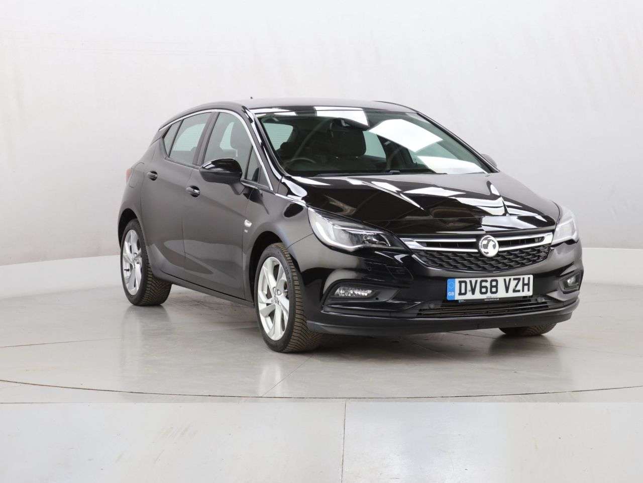 A 2018 VAUXHALL ASTRA 1.0i Turbo ecoTEC SRi Nav Hatchback 5dr Petrol Manual Euro 6 (s/s) (105 ps) A 2018 VAUXHALL ASTRA 1.0i Turbo ecoTEC SRi Nav Hatchback 5dr Petrol Manual Euro 6 (s/s) (105 ps)