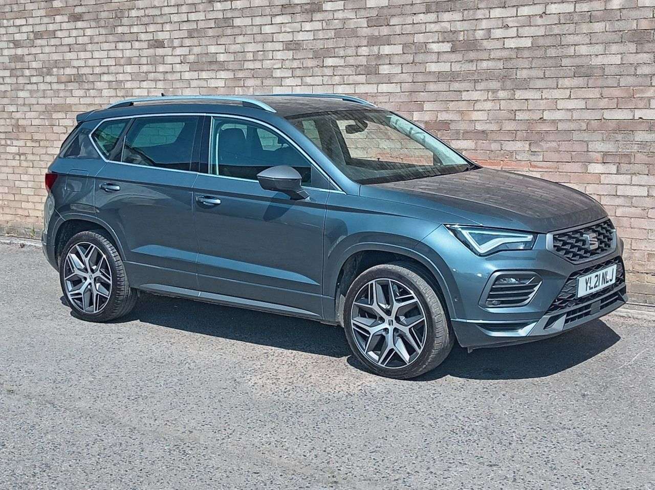 A 2021 SEAT ATECA 1.5 TSI EVO FR Sport SUV 5dr Petrol DSG Euro 6 (s/s) (150 ps) A 2021 SEAT ATECA 1.5 TSI EVO FR Sport SUV 5dr Petrol DSG Euro 6 (s/s) (150 ps)