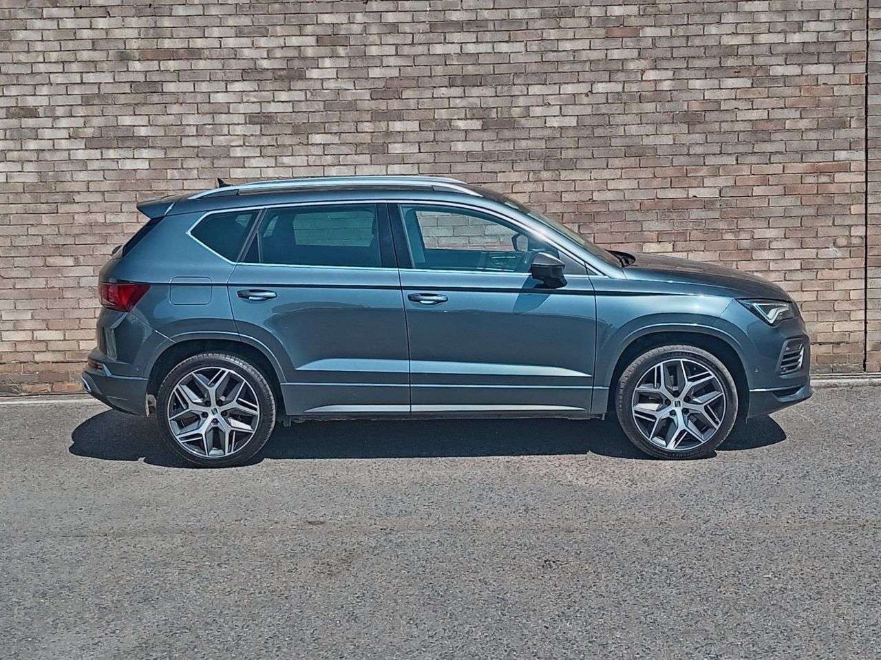 A 2021 SEAT ATECA 1.5 TSI EVO FR Sport SUV 5dr Petrol DSG Euro 6 (s/s) (150 ps) A 2021 SEAT ATECA 1.5 TSI EVO FR Sport SUV 5dr Petrol DSG Euro 6 (s/s) (150 ps)