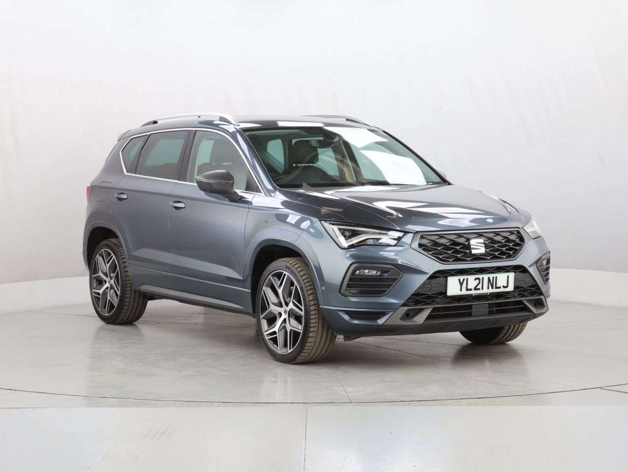 A 2021 SEAT ATECA 1.5 TSI EVO FR Sport SUV 5dr Petrol DSG Euro 6 (s/s) (150 ps) A 2021 SEAT ATECA 1.5 TSI EVO FR Sport SUV 5dr Petrol DSG Euro 6 (s/s) (150 ps)