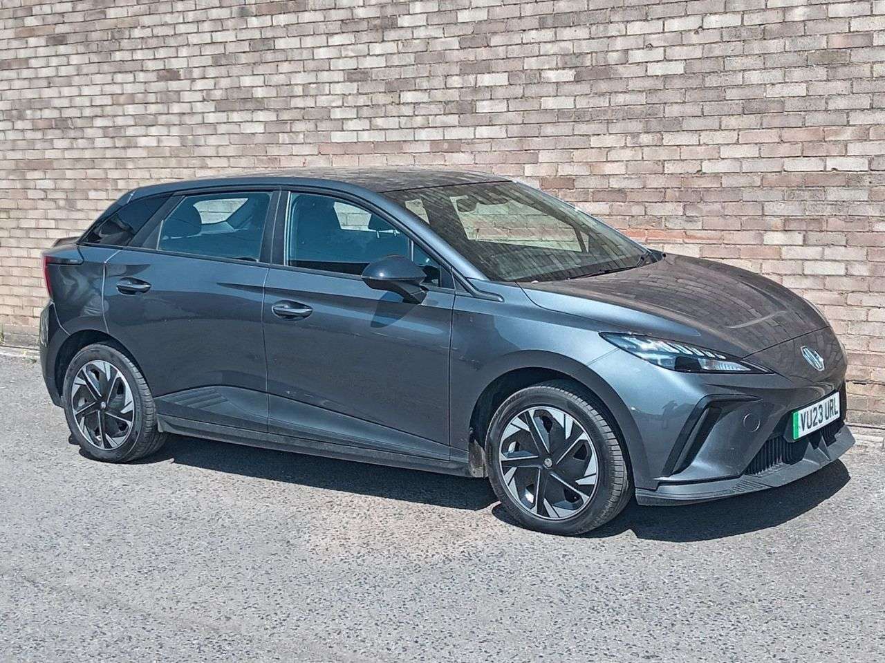 A 2023 MG MG 4 64kWh SE Long Range Hatchback 5dr Electric Auto (203 ps) A 2023 MG MG 4 64kWh SE Long Range Hatchback 5dr Electric Auto (203 ps)