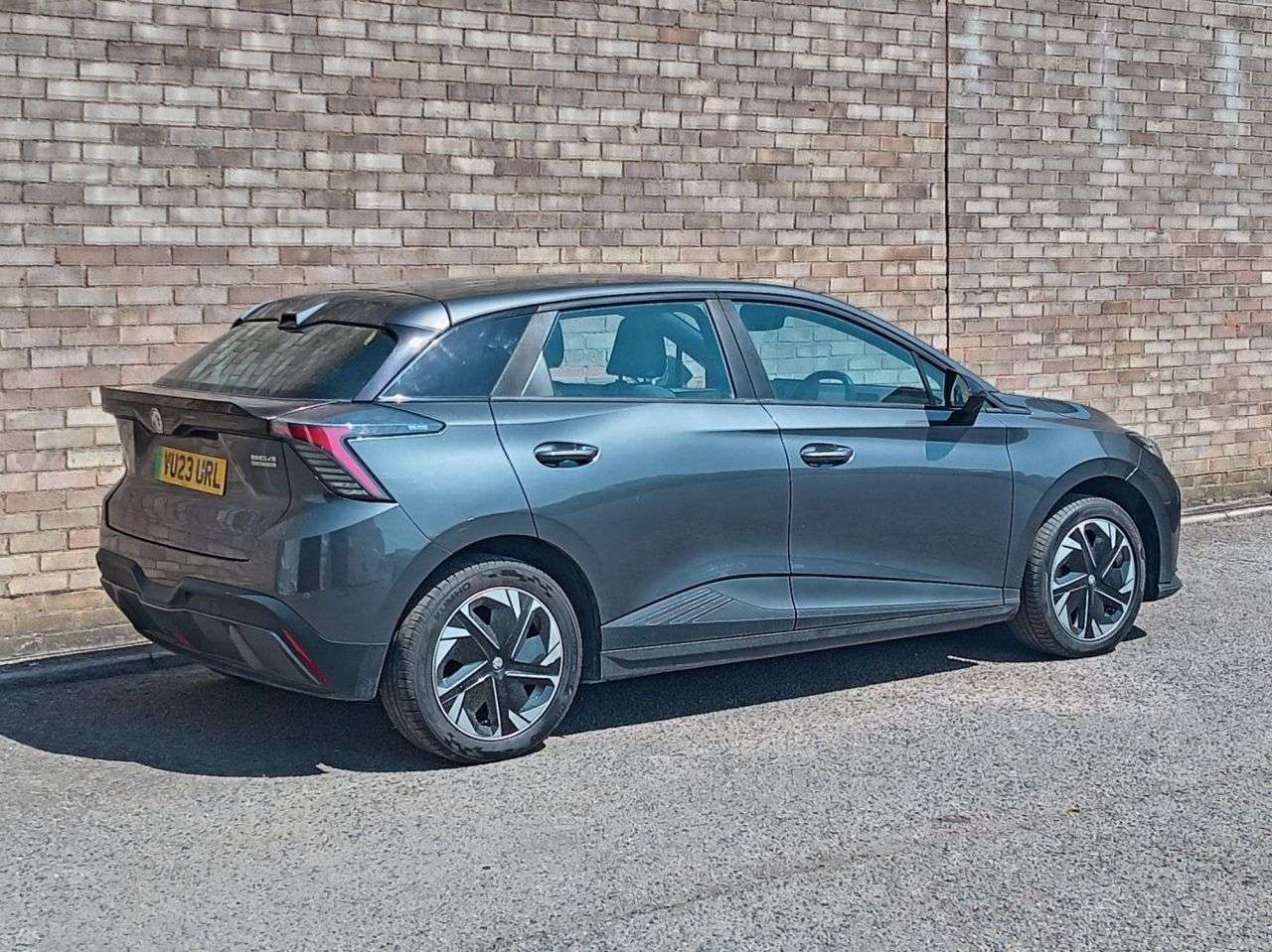 A 2023 MG MG 4 64kWh SE Long Range Hatchback 5dr Electric Auto (203 ps) A 2023 MG MG 4 64kWh SE Long Range Hatchback 5dr Electric Auto (203 ps)