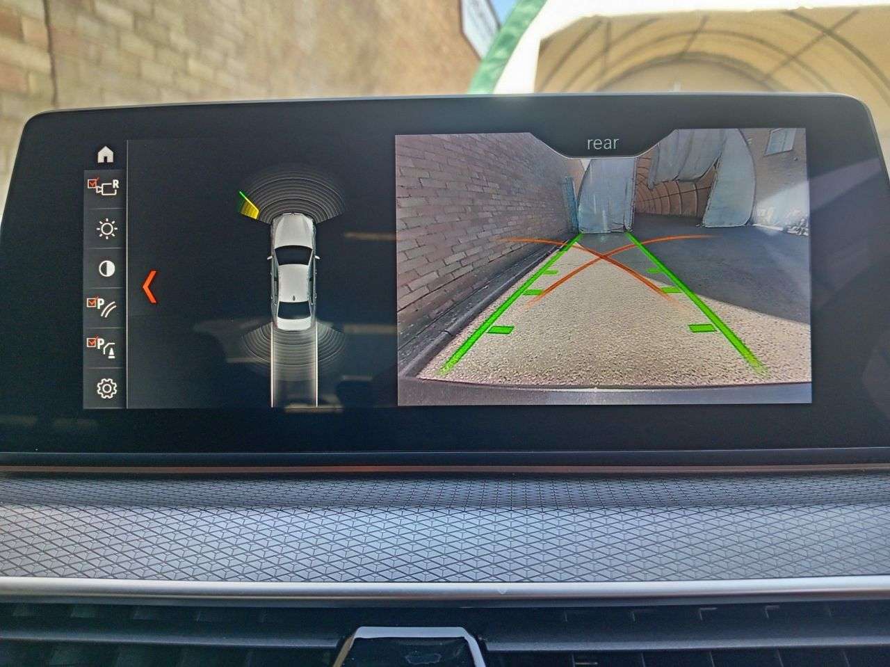 A 2019 BMW 5 SERIES 2.0 530i GPF M Sport Saloon 4dr Petrol Auto Euro 6 (s/s) (252 ps) A 2019 BMW 5 SERIES 2.0 530i GPF M Sport Saloon 4dr Petrol Auto Euro 6 (s/s) (252 ps)