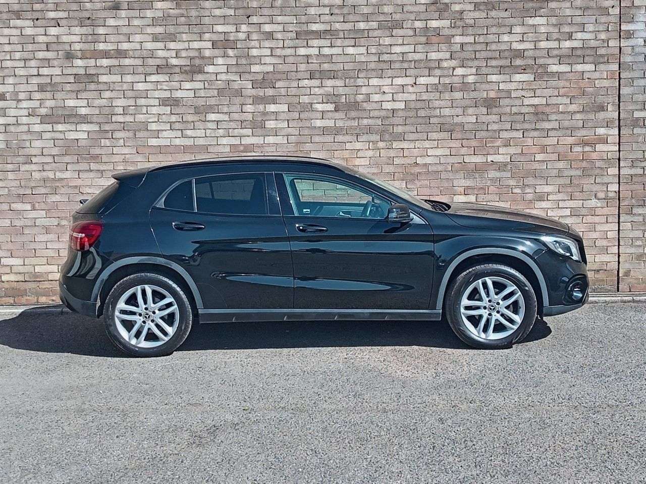 A 2020 MERCEDES-BENZ GLA CLASS 1.6 GLA180 GPF Urban Edition SUV 5dr Petrol 7G-DCT Euro 6 (s/s) (122 ps) A 2020 MERCEDES-BENZ GLA CLASS 1.6 GLA180 GPF Urban Edition SUV 5dr Petrol 7G-DCT Euro 6 (s/s) (122 ps)