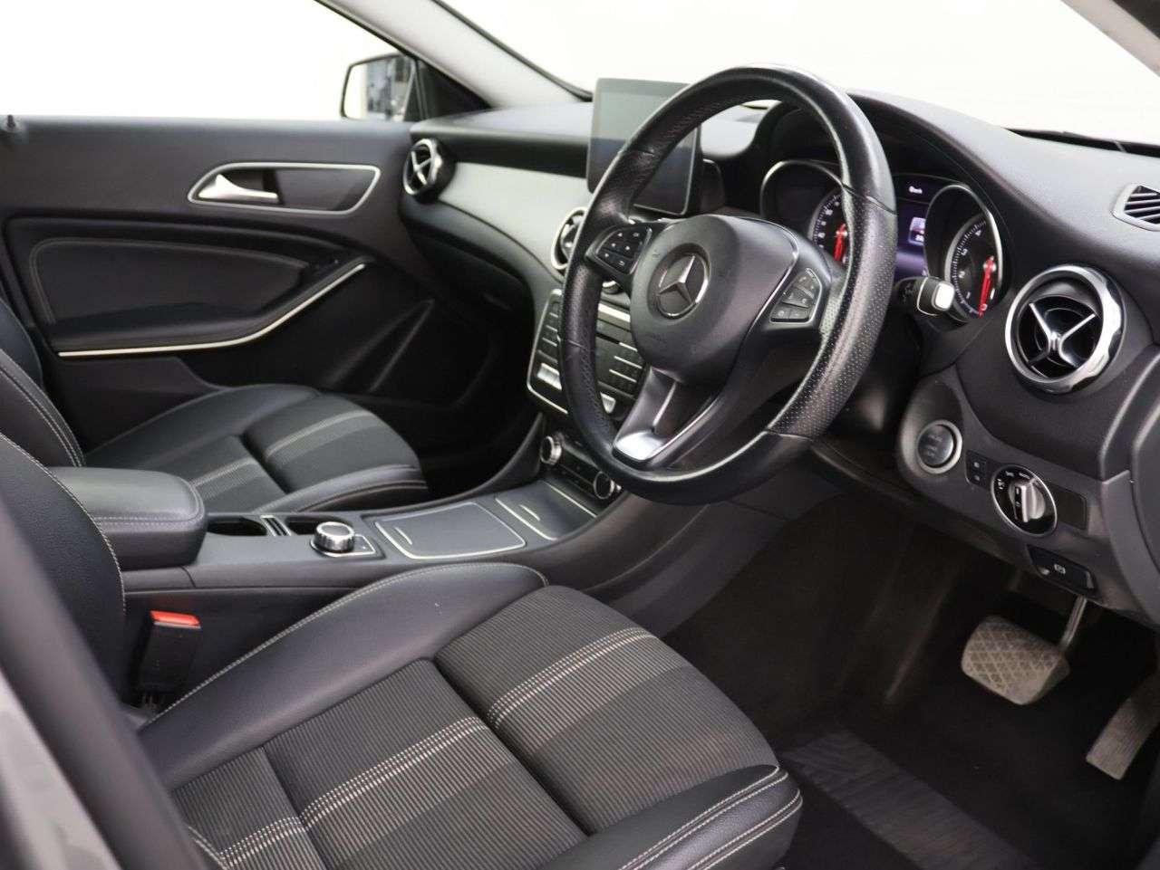 2019 MERCEDES-BENZ GLA CLASS 2019 MERCEDES-BENZ GLA CLASS