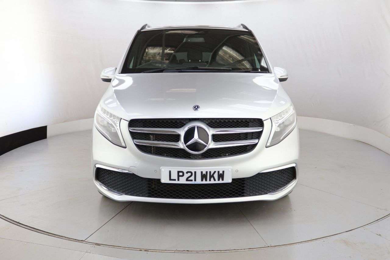 A 2021 MERCEDES-BENZ V CLASS 2.0 V220d Sport MPV 5dr Diesel G-Tronic+ Euro 6 (s/s) XLWB (163 ps) A 2021 MERCEDES-BENZ V CLASS 2.0 V220d Sport MPV 5dr Diesel G-Tronic+ Euro 6 (s/s) XLWB (163 ps)