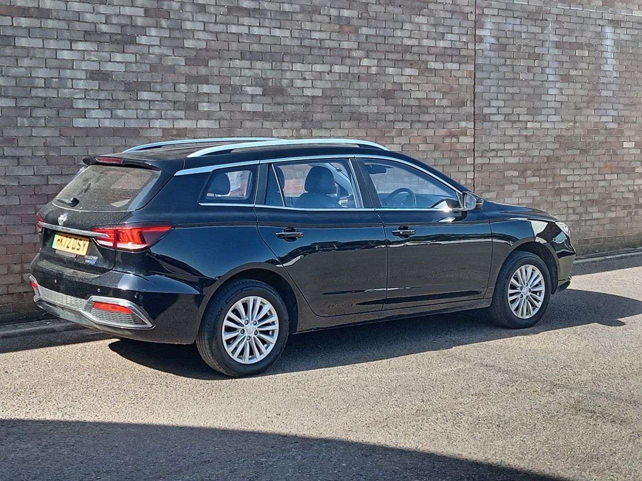 A 2023 MG MG 5 61.1kWh Exclusive Long Range Estate 5dr Electric Auto (156 ps) A 2023 MG MG 5 61.1kWh Exclusive Long Range Estate 5dr Electric Auto (156 ps)