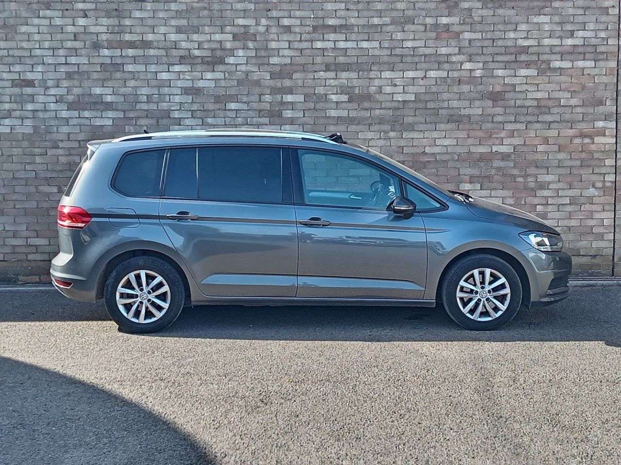 A 2019 VOLKSWAGEN TOURAN 1.6 TDI SE Family MPV 5dr Diesel Manual Euro 6 (s/s) (115 ps) A 2019 VOLKSWAGEN TOURAN 1.6 TDI SE Family MPV 5dr Diesel Manual Euro 6 (s/s) (115 ps)