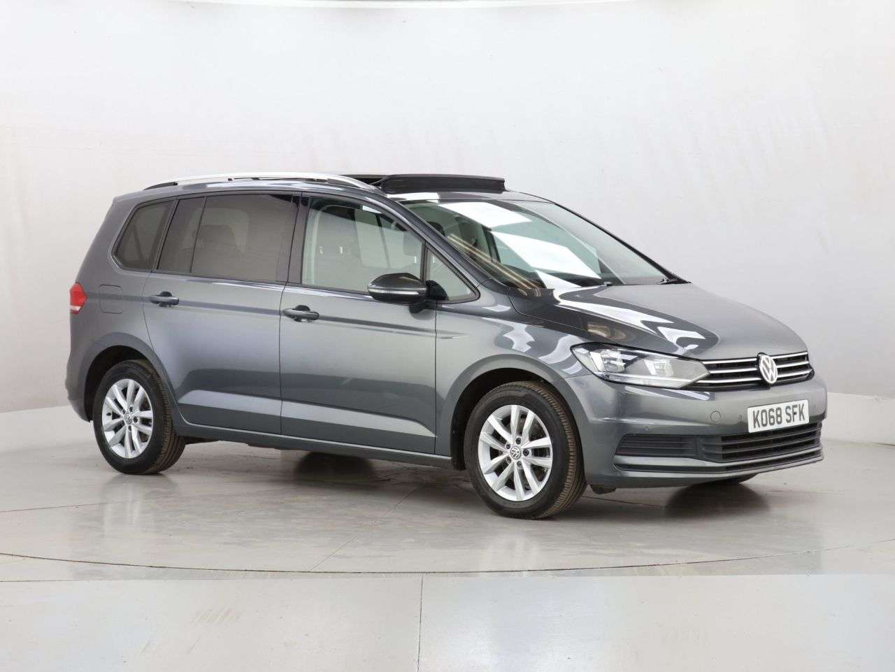A 2019 VOLKSWAGEN TOURAN 1.6 TDI SE Family MPV 5dr Diesel Manual Euro 6 (s/s) (115 ps) A 2019 VOLKSWAGEN TOURAN 1.6 TDI SE Family MPV 5dr Diesel Manual Euro 6 (s/s) (115 ps)