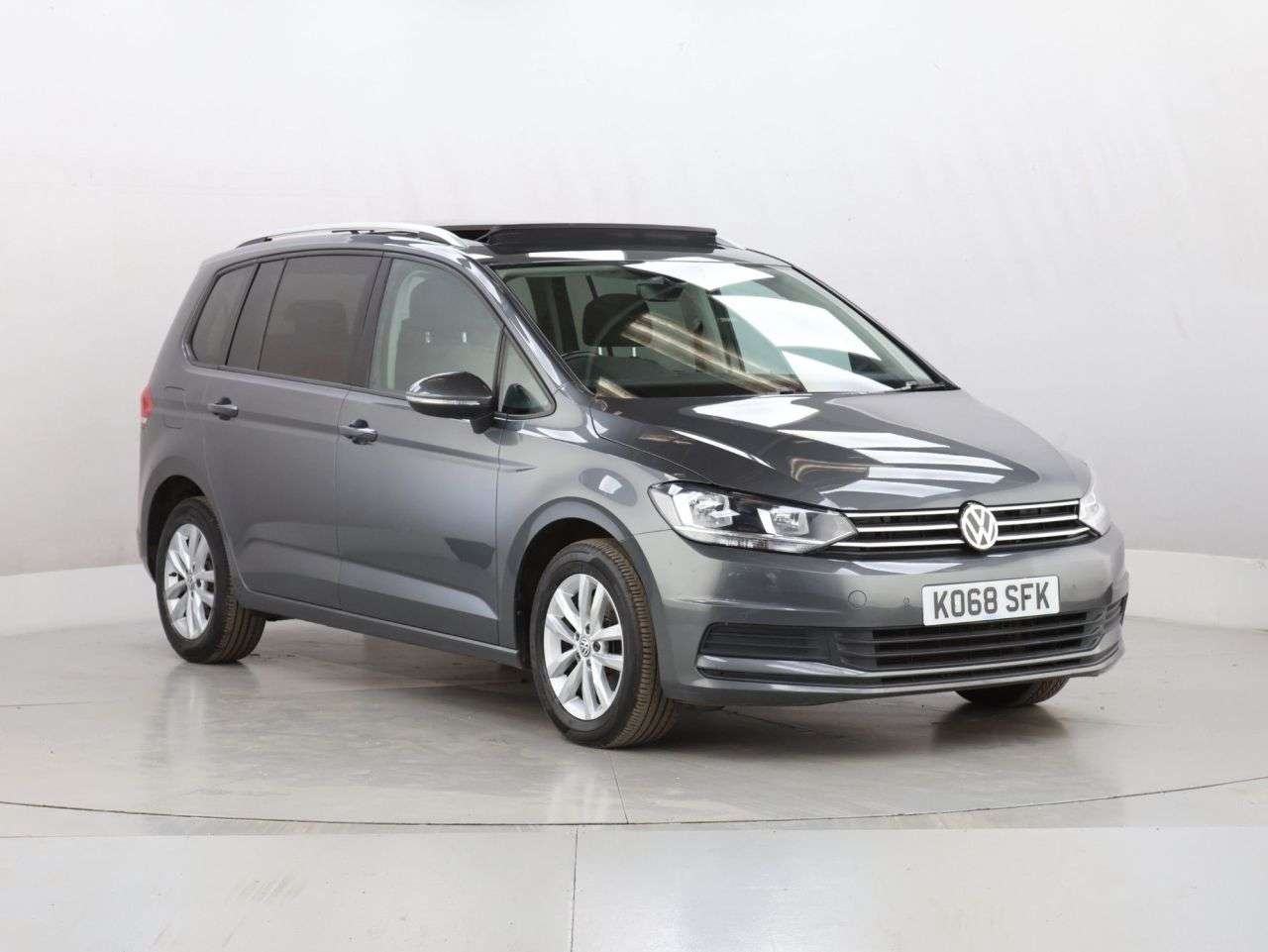 A 2019 VOLKSWAGEN TOURAN 1.6 TDI SE Family MPV 5dr Diesel Manual Euro 6 (s/s) (115 ps) A 2019 VOLKSWAGEN TOURAN 1.6 TDI SE Family MPV 5dr Diesel Manual Euro 6 (s/s) (115 ps)
