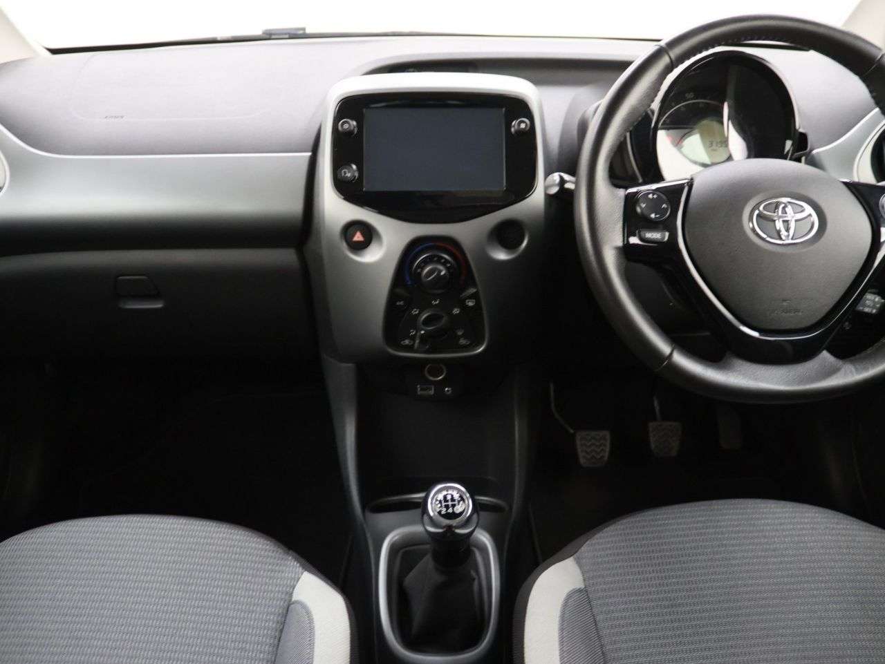2021 TOYOTA AYGO 2021 TOYOTA AYGO