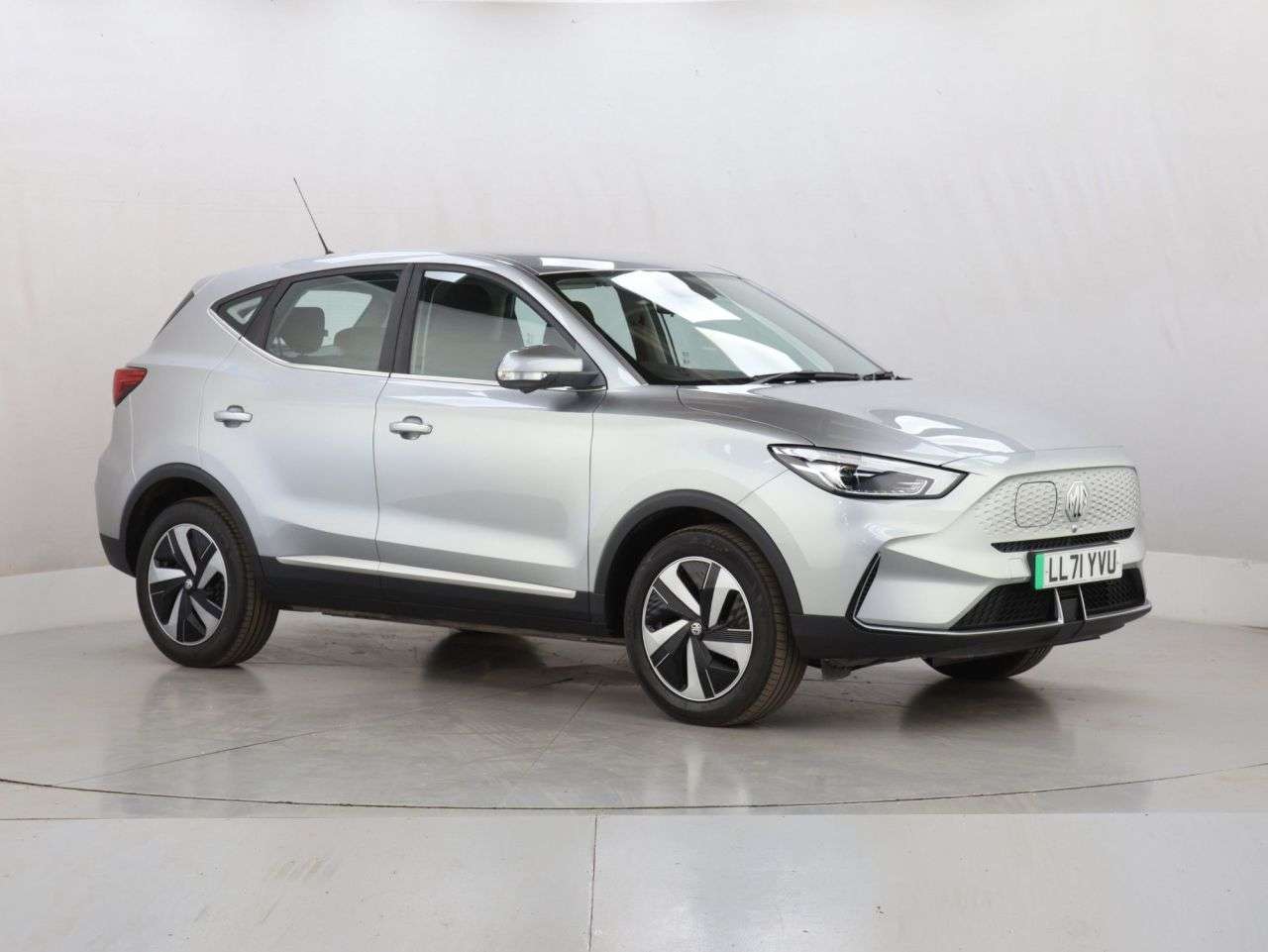 A 2022 MG MG ZS 51.1kWh SE SUV 5dr Electric Auto (176 ps) A 2022 MG MG ZS 51.1kWh SE SUV 5dr Electric Auto (176 ps)