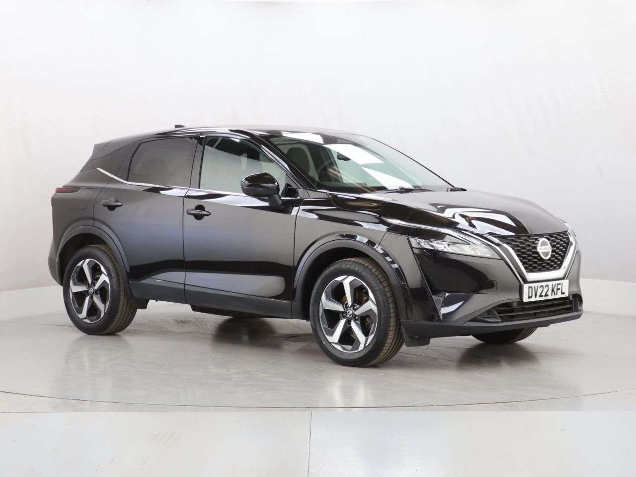 A 2022 NISSAN QASHQAI 1.3 DIG-T MHEV N-Connecta SUV 5dr Petrol Hybrid Manual Euro 6 (s/s) (140 ps A 2022 NISSAN QASHQAI 1.3 DIG-T MHEV N-Connecta SUV 5dr Petrol Hybrid Manual Euro 6 (s/s) (140 ps