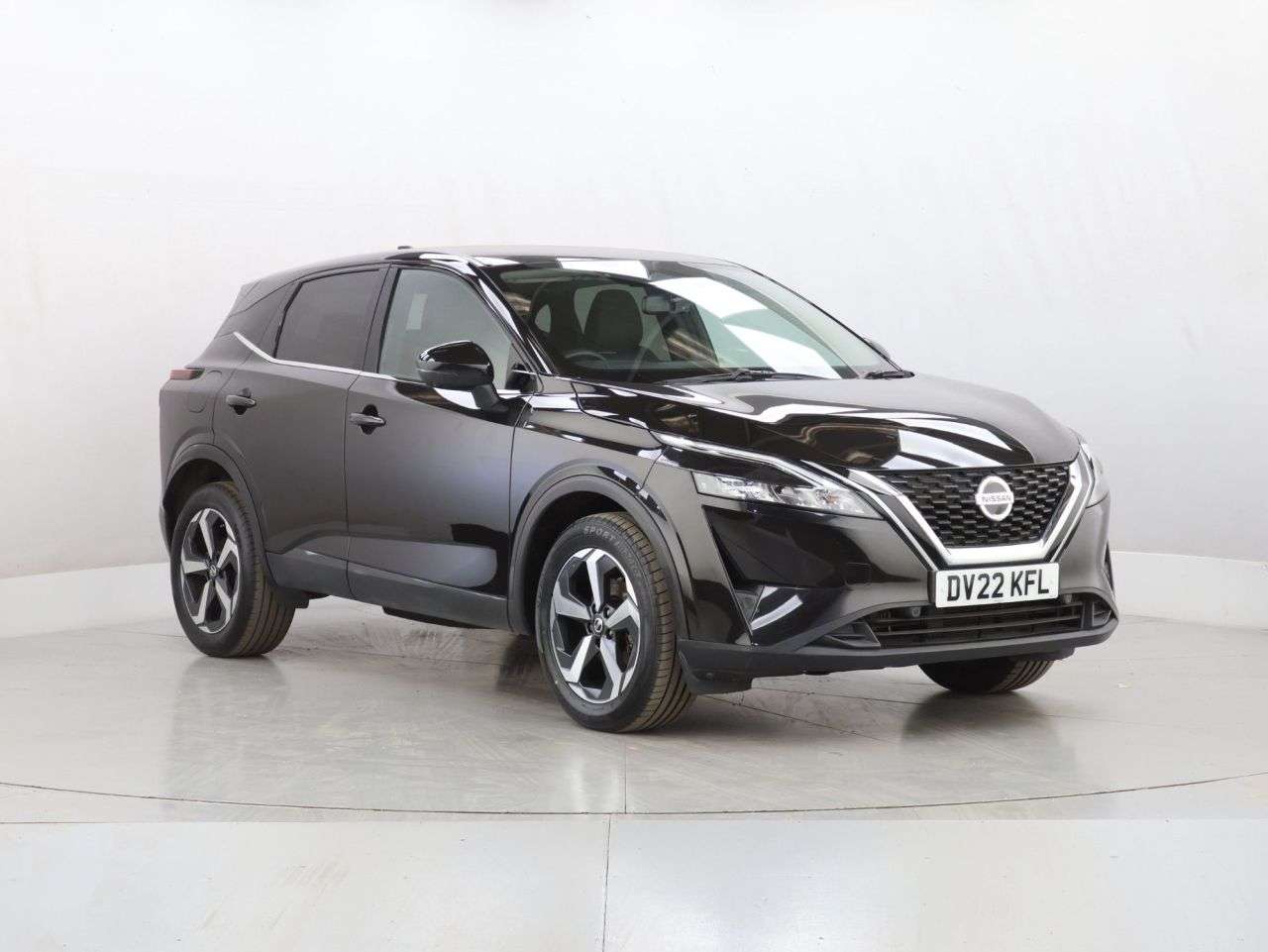 A 2022 NISSAN QASHQAI 1.3 DIG-T MHEV N-Connecta SUV 5dr Petrol Hybrid Manual Euro 6 (s/s) (140 ps A 2022 NISSAN QASHQAI 1.3 DIG-T MHEV N-Connecta SUV 5dr Petrol Hybrid Manual Euro 6 (s/s) (140 ps