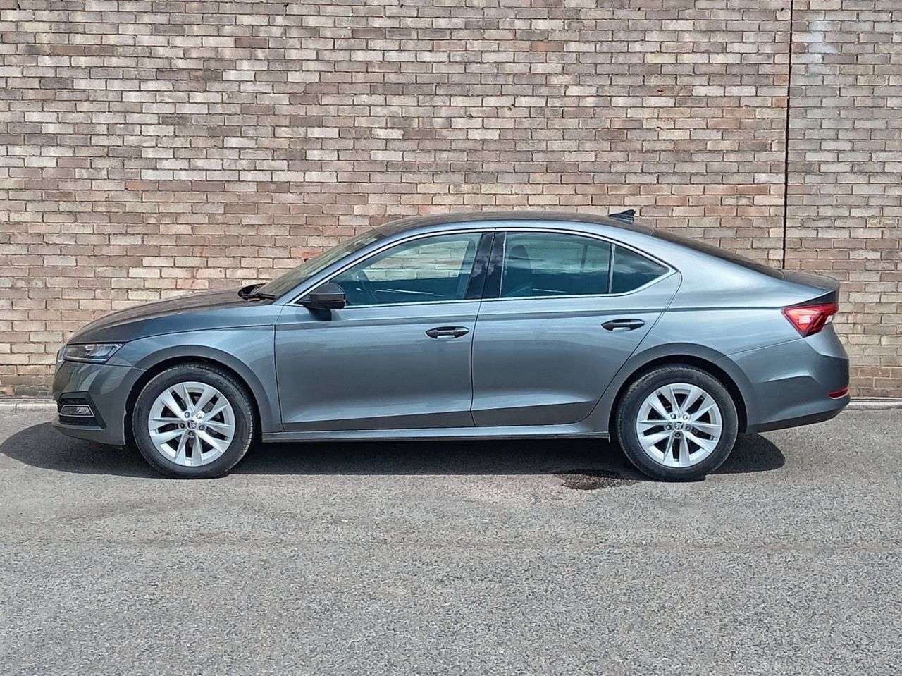 A 2023 SKODA OCTAVIA 1.5 TSI e-TEC MHEV SE L Hatchback 5dr Petrol Hybrid DSG Euro 6 (s/s) (150 p A 2023 SKODA OCTAVIA 1.5 TSI e-TEC MHEV SE L Hatchback 5dr Petrol Hybrid DSG Euro 6 (s/s) (150 p