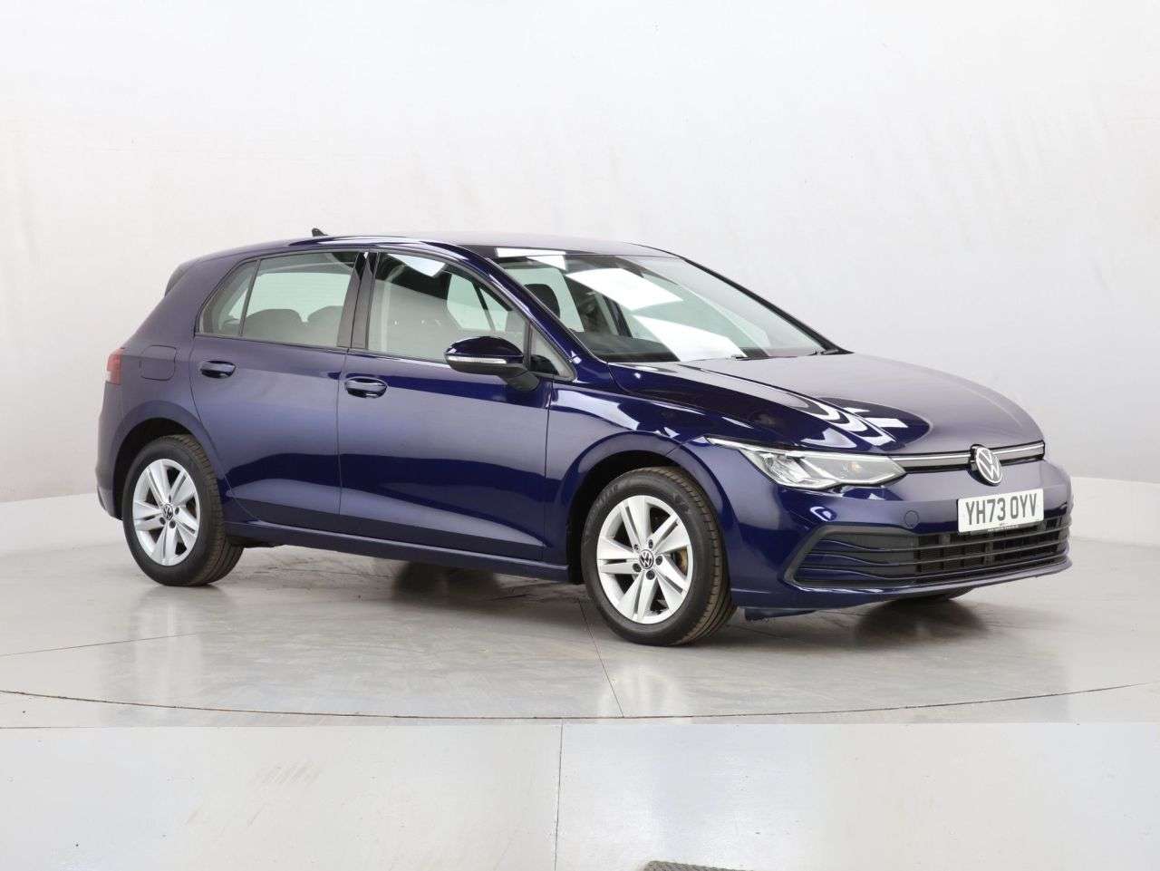 A 2023 VOLKSWAGEN GOLF 1.5 TSI Life Hatchback 5dr Petrol Manual Euro 6 (s/s) (130 ps) A 2023 VOLKSWAGEN GOLF 1.5 TSI Life Hatchback 5dr Petrol Manual Euro 6 (s/s) (130 ps)
