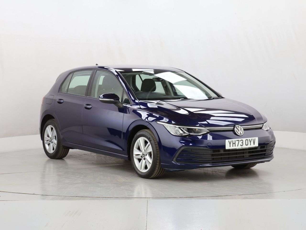 A 2023 VOLKSWAGEN GOLF 1.5 TSI Life Hatchback 5dr Petrol Manual Euro 6 (s/s) (130 ps) A 2023 VOLKSWAGEN GOLF 1.5 TSI Life Hatchback 5dr Petrol Manual Euro 6 (s/s) (130 ps)
